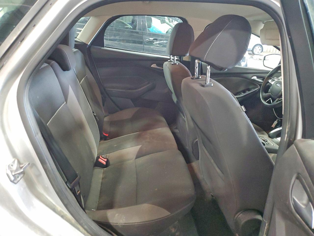 2013 Ford Focus Se Silver vin: 1FADP3K27DL218573