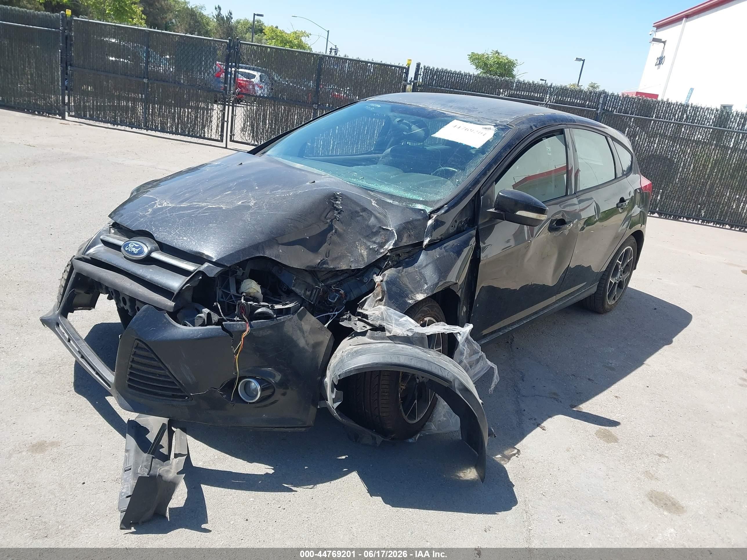 2013 Ford Focus Se Черный vin: 1FADP3K27DL222039