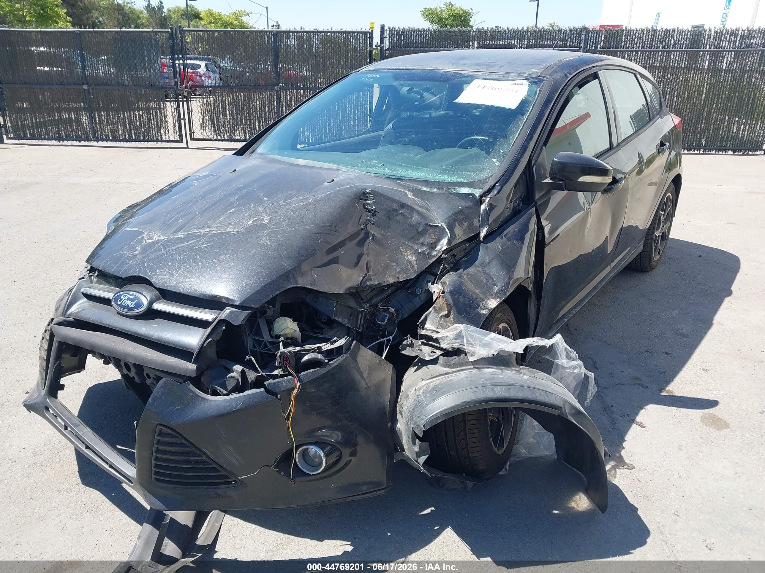 2013 Ford Focus Se Черный vin: 1FADP3K27DL222039