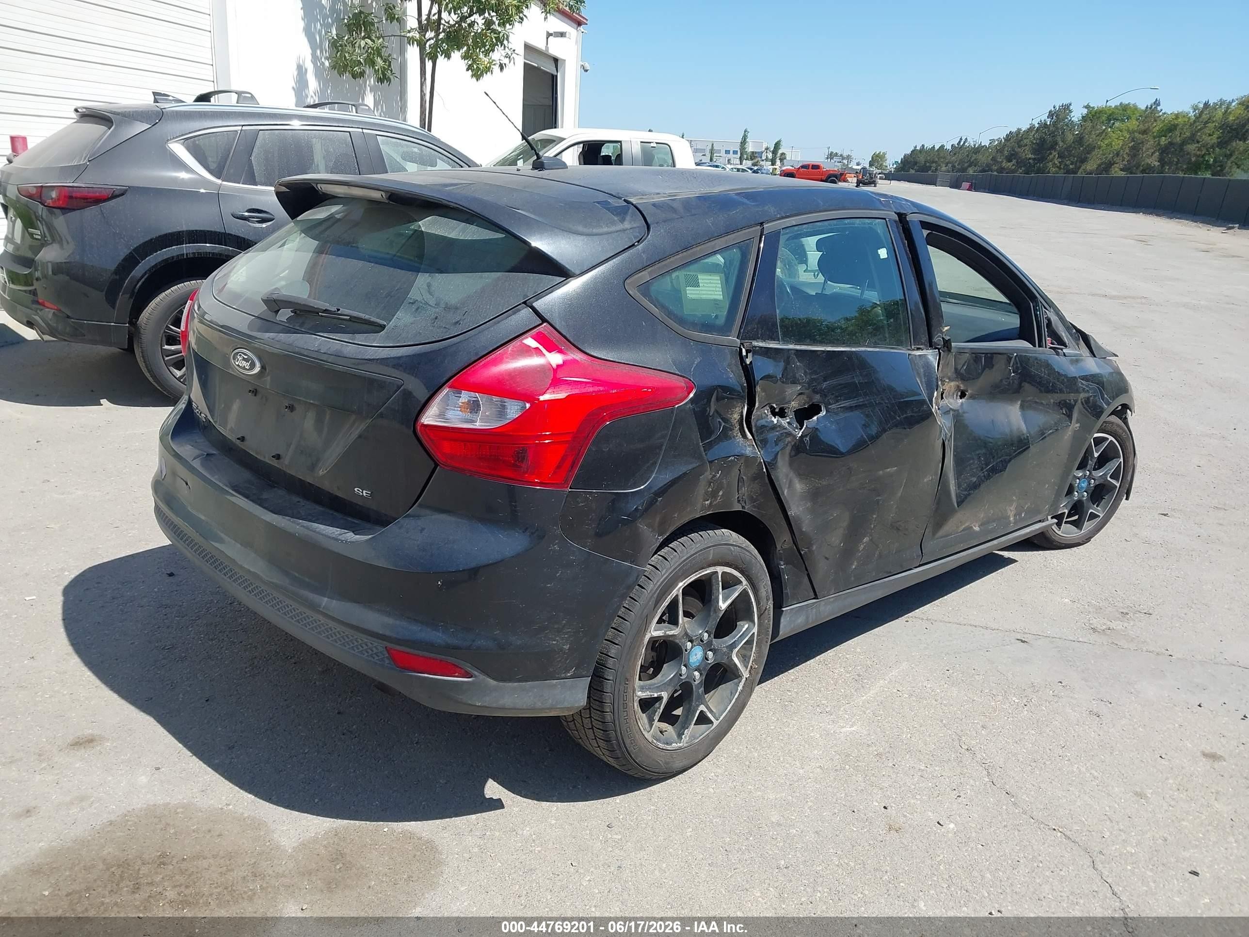 2013 Ford Focus Se Черный vin: 1FADP3K27DL222039