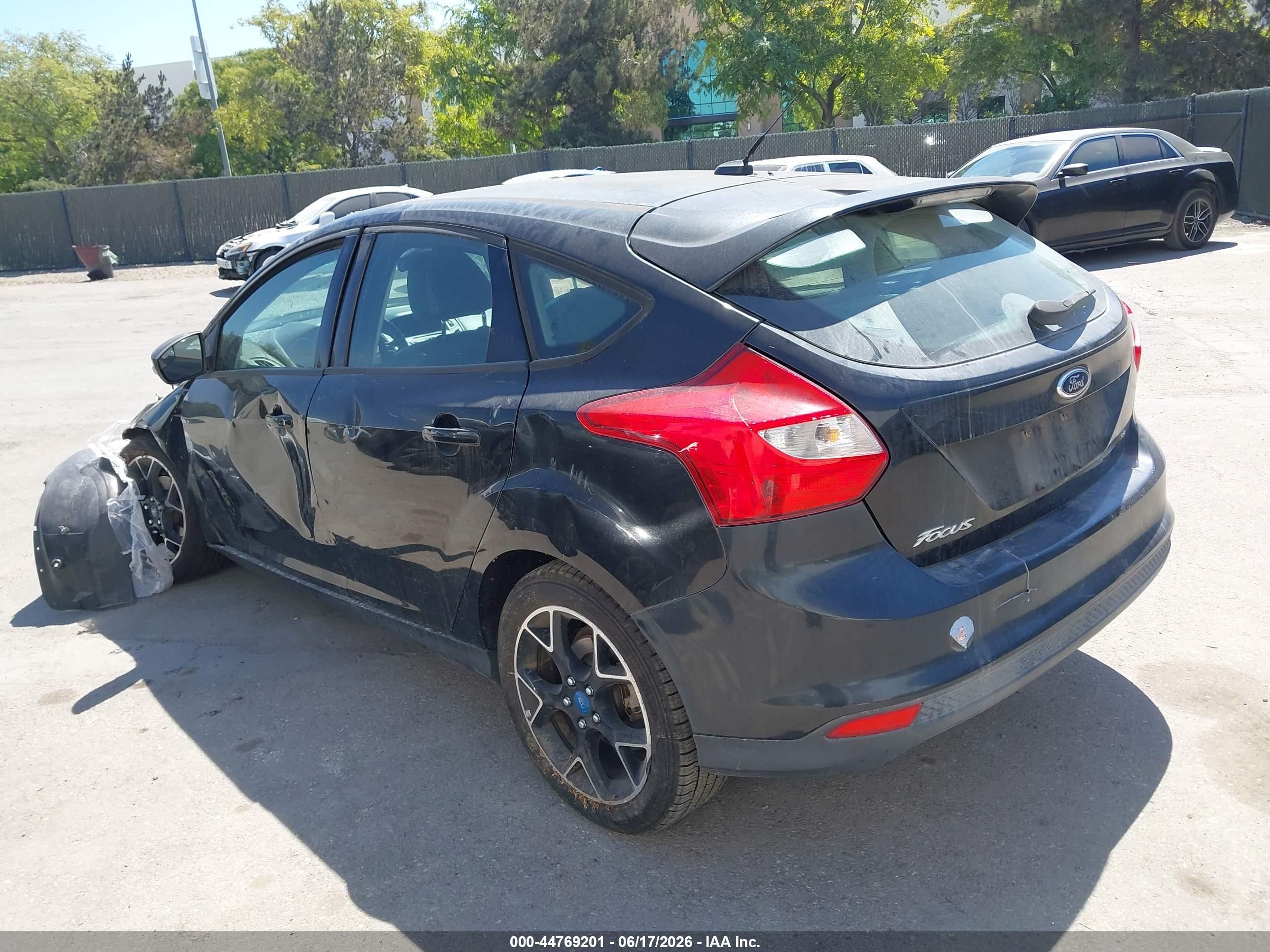 2013 Ford Focus Se Черный vin: 1FADP3K27DL222039