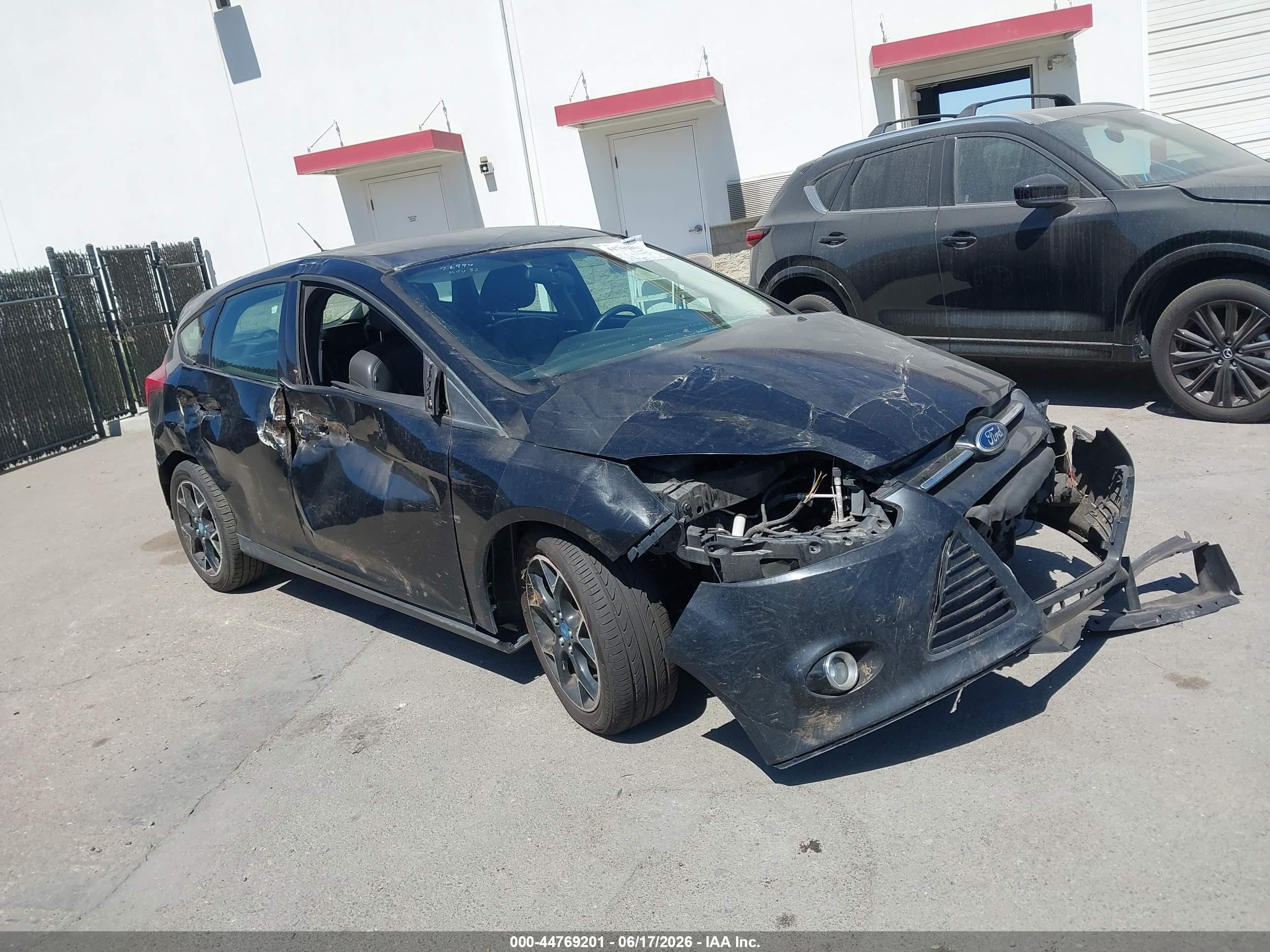2013 Ford Focus Se Черный vin: 1FADP3K27DL222039