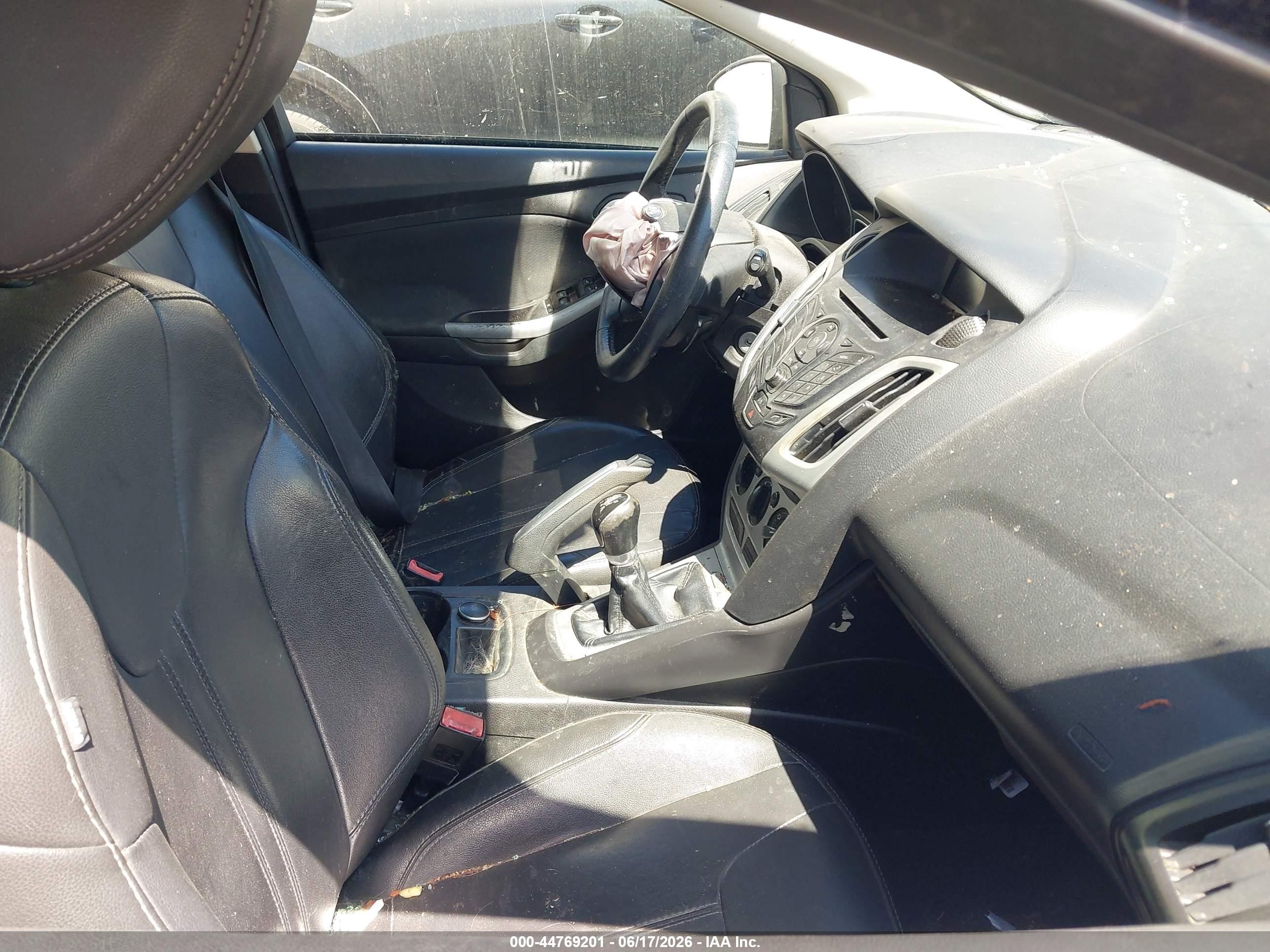 2013 Ford Focus Se Черный vin: 1FADP3K27DL222039