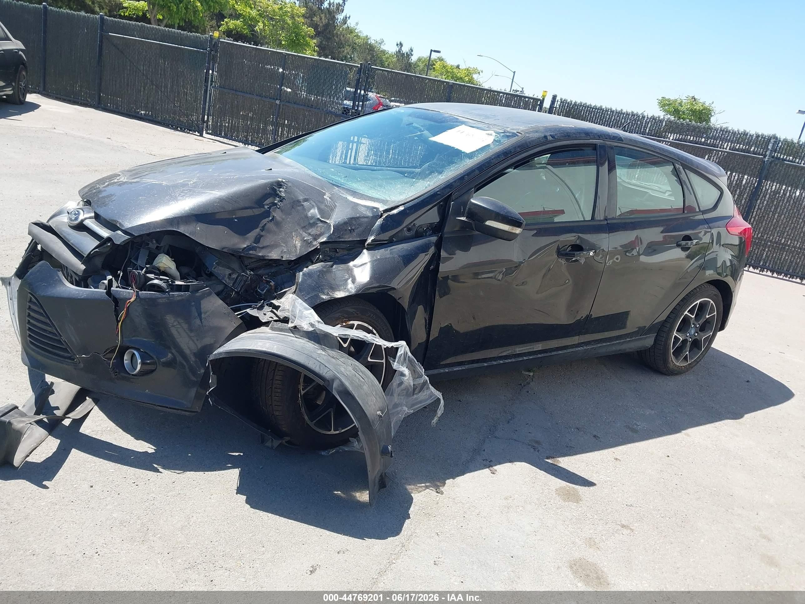 2013 Ford Focus Se Черный vin: 1FADP3K27DL222039
