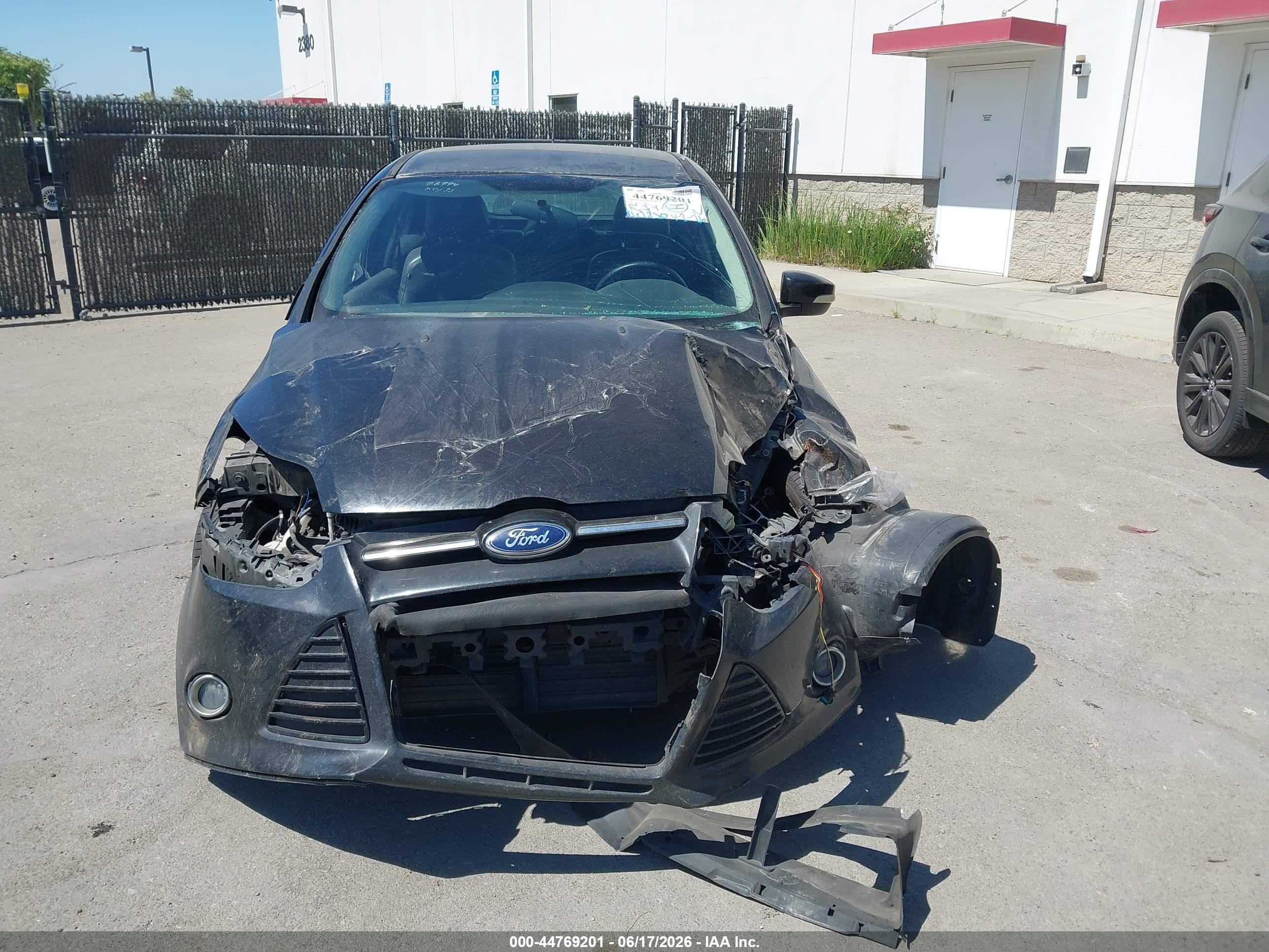 2013 Ford Focus Se Черный vin: 1FADP3K27DL222039