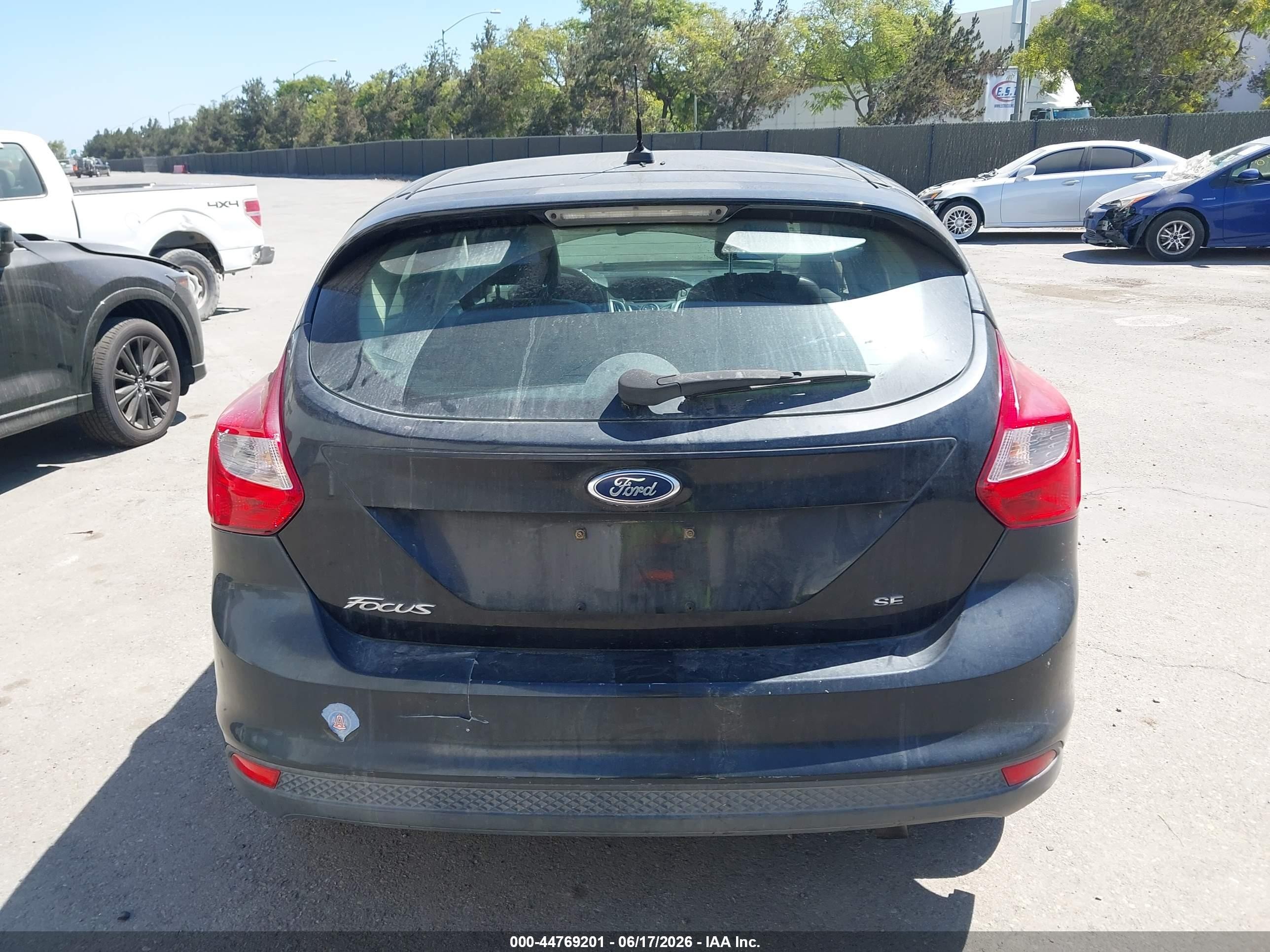 2013 Ford Focus Se Черный vin: 1FADP3K27DL222039