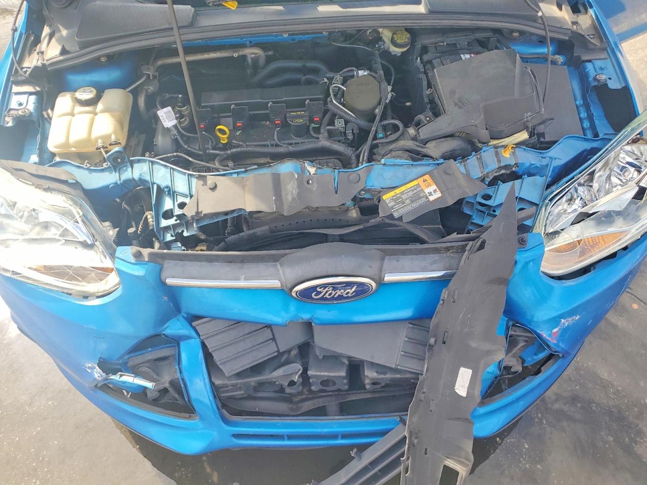 2014 Ford Focus Se Blue vin: 1FADP3K27EL115431