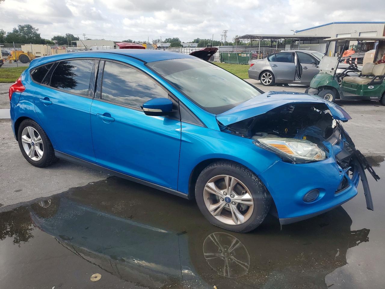 2014 Ford Focus Se Blue vin: 1FADP3K27EL115431