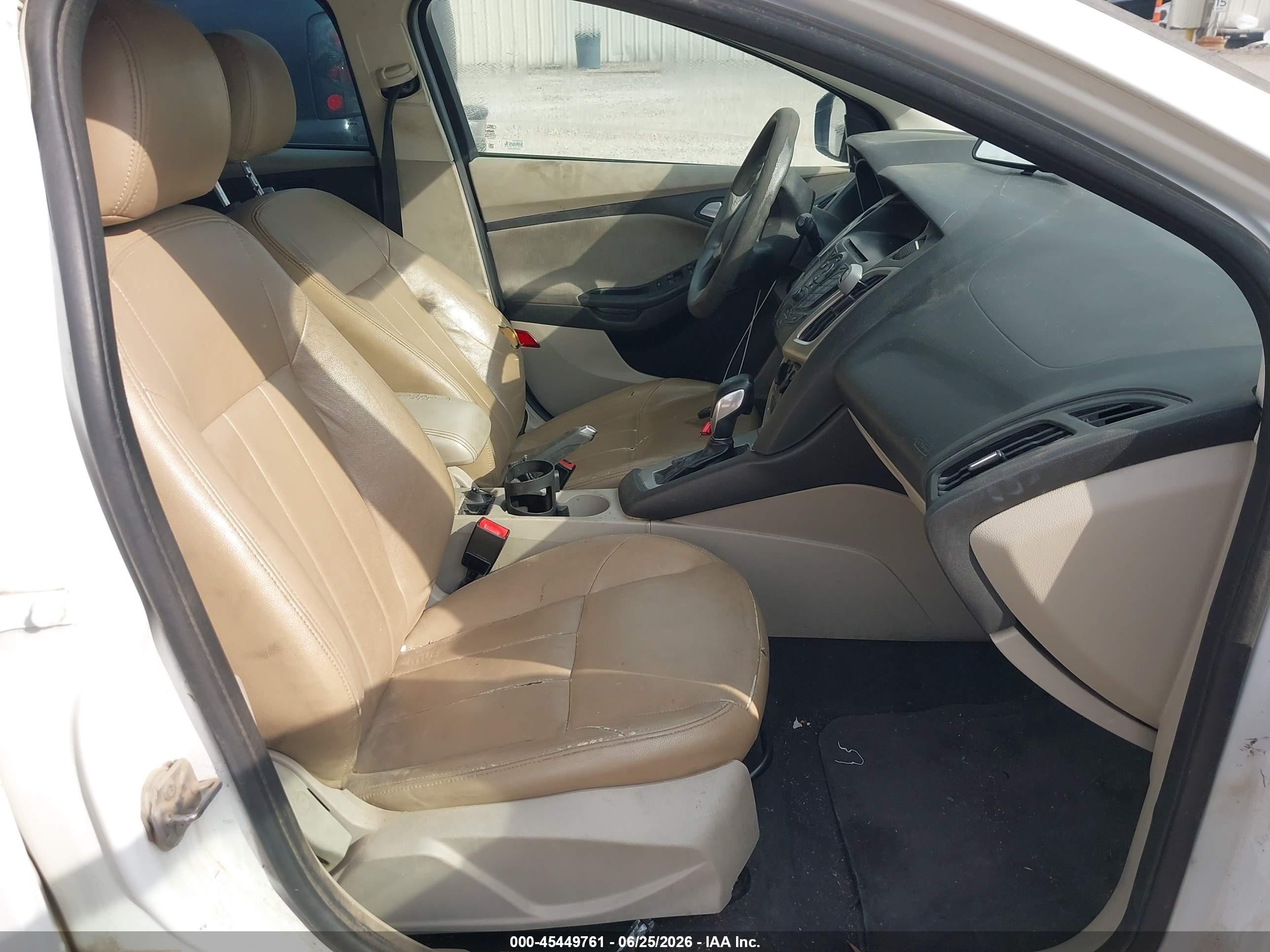 2014 Ford Focus Se White vin: 1FADP3K27EL130169