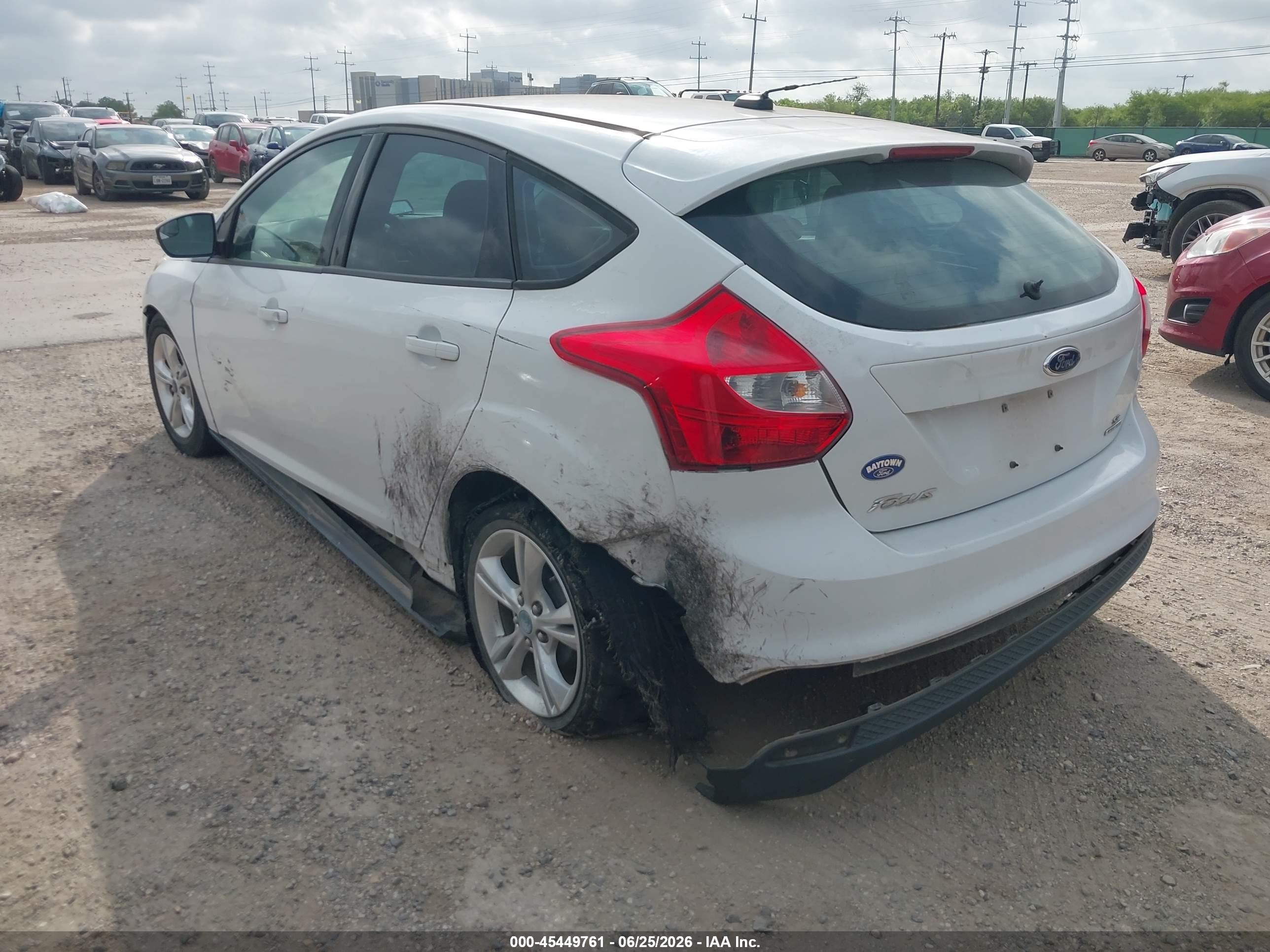 2014 Ford Focus Se White vin: 1FADP3K27EL130169