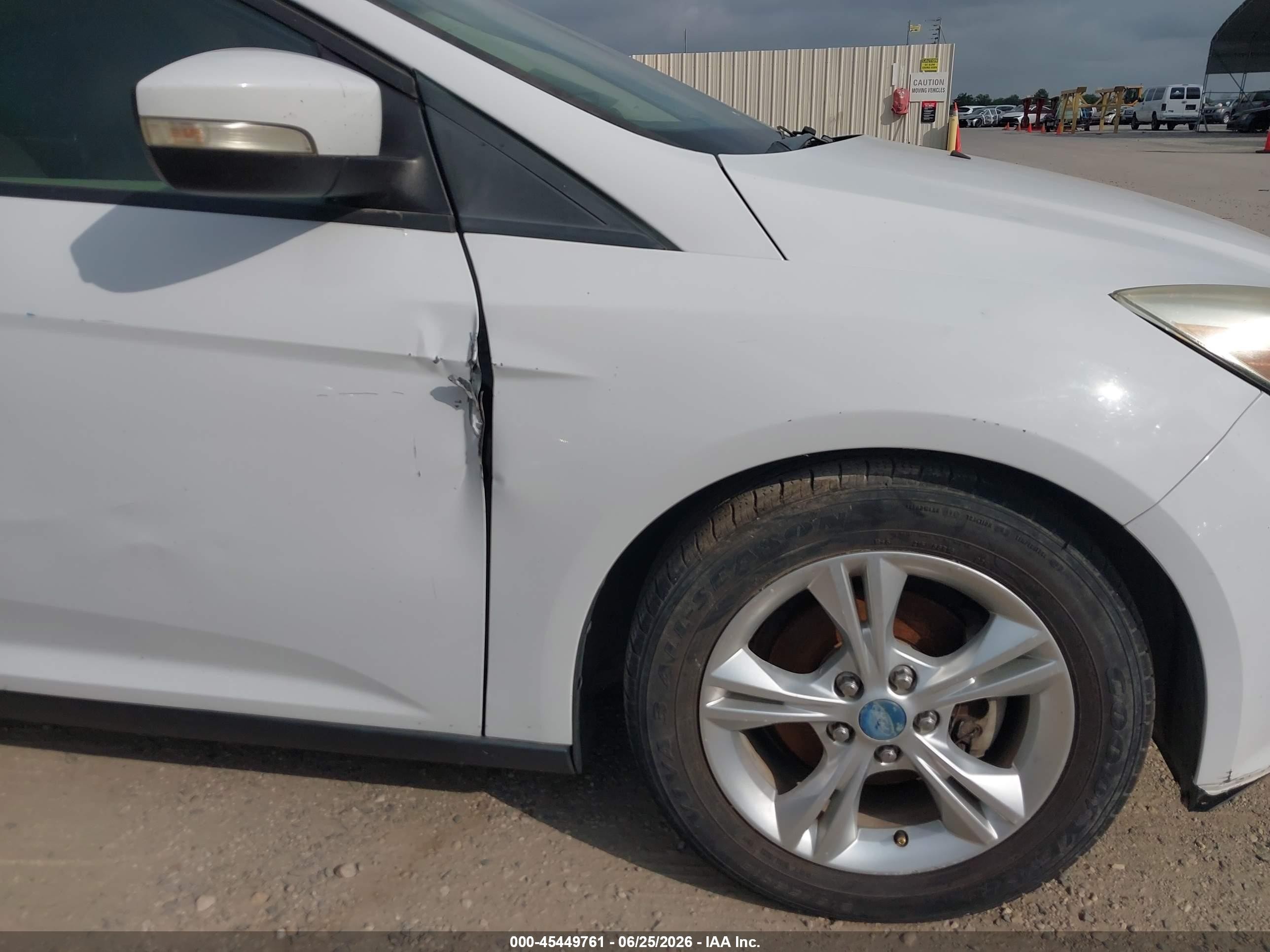 2014 Ford Focus Se White vin: 1FADP3K27EL130169