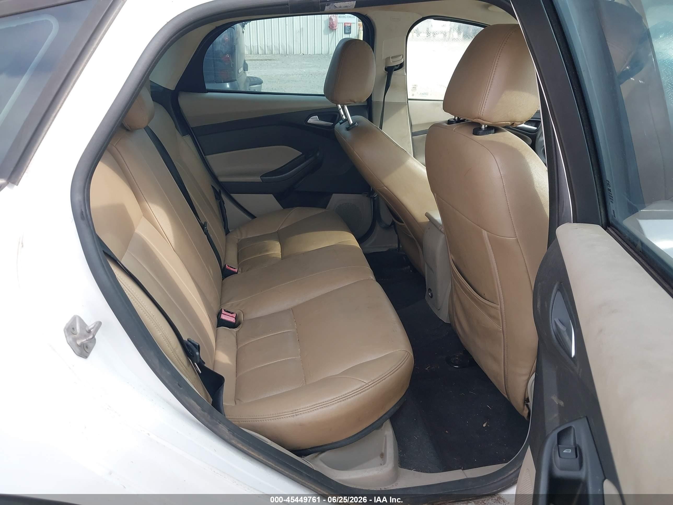 2014 Ford Focus Se White vin: 1FADP3K27EL130169