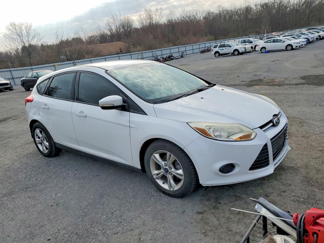 2014 Ford Focus Se White vin: 1FADP3K27EL130270