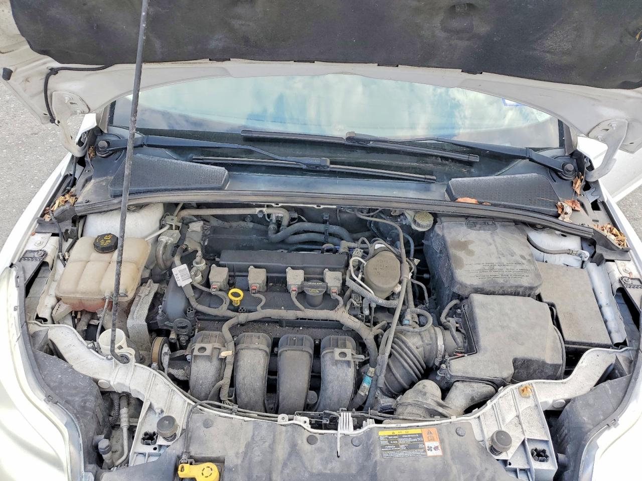 2014 Ford Focus Se White vin: 1FADP3K27EL130270
