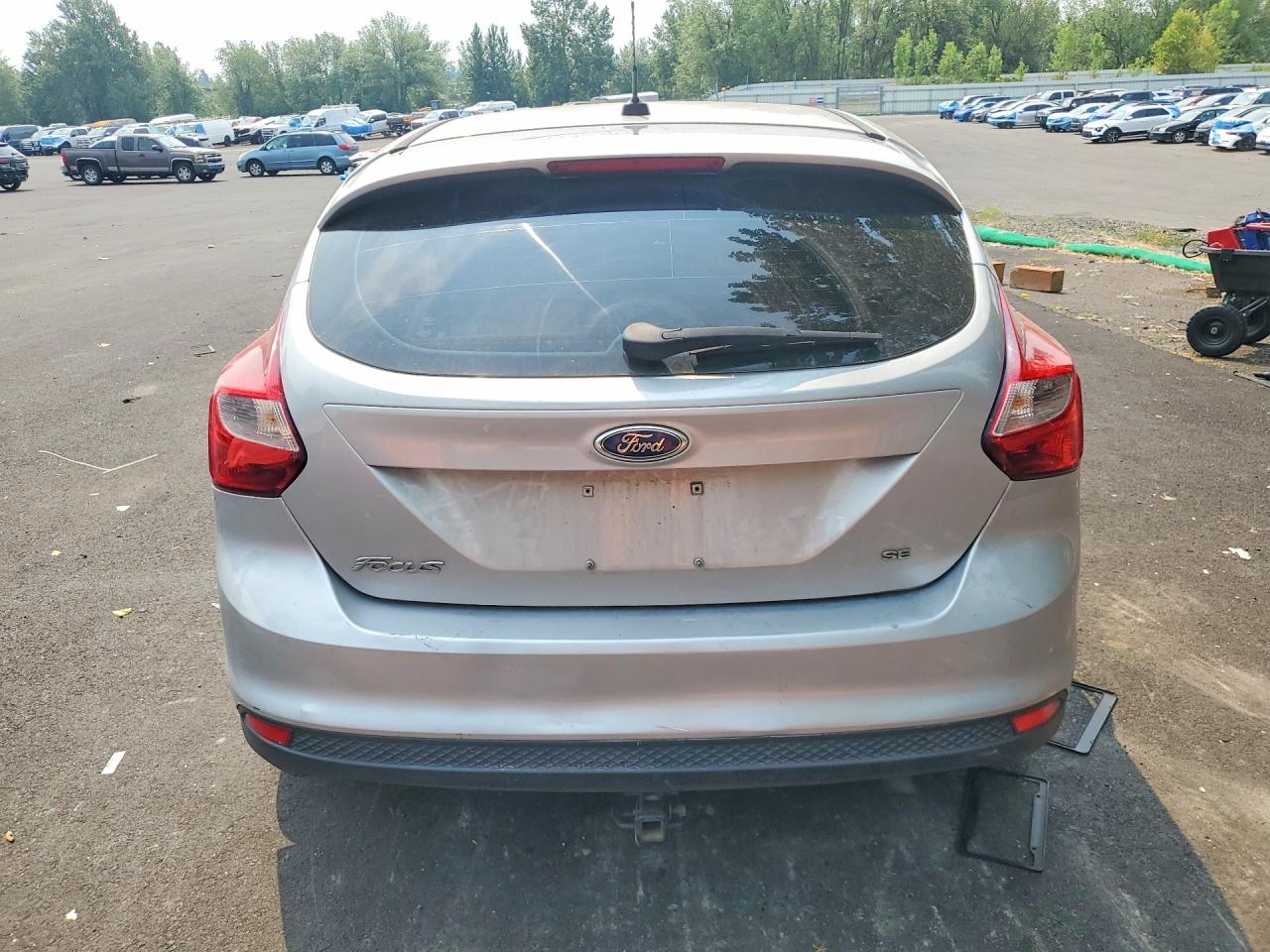 2014 Ford Focus Se Серебряный vin: 1FADP3K27EL132679