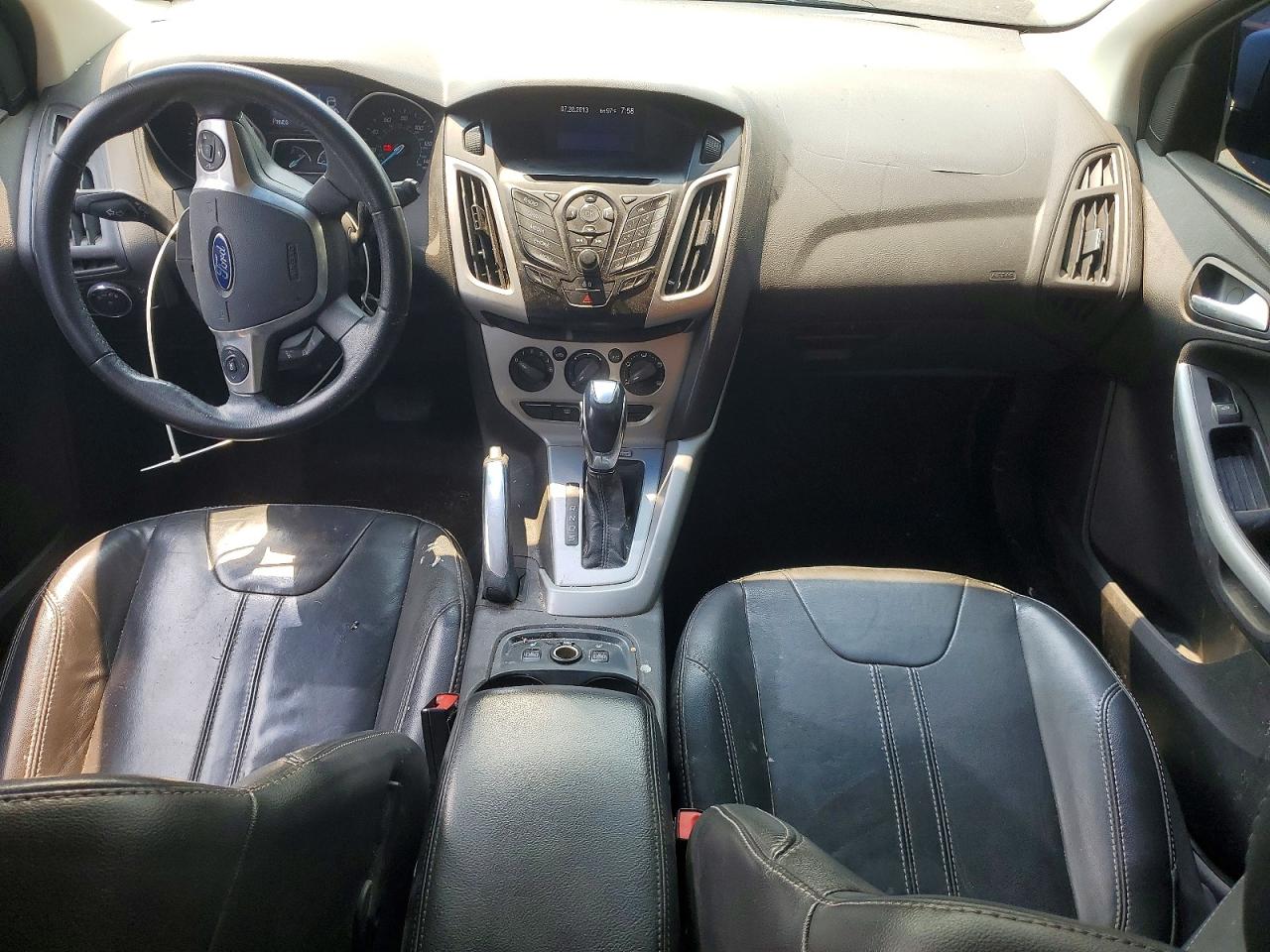 2014 Ford Focus Se Серебряный vin: 1FADP3K27EL132679
