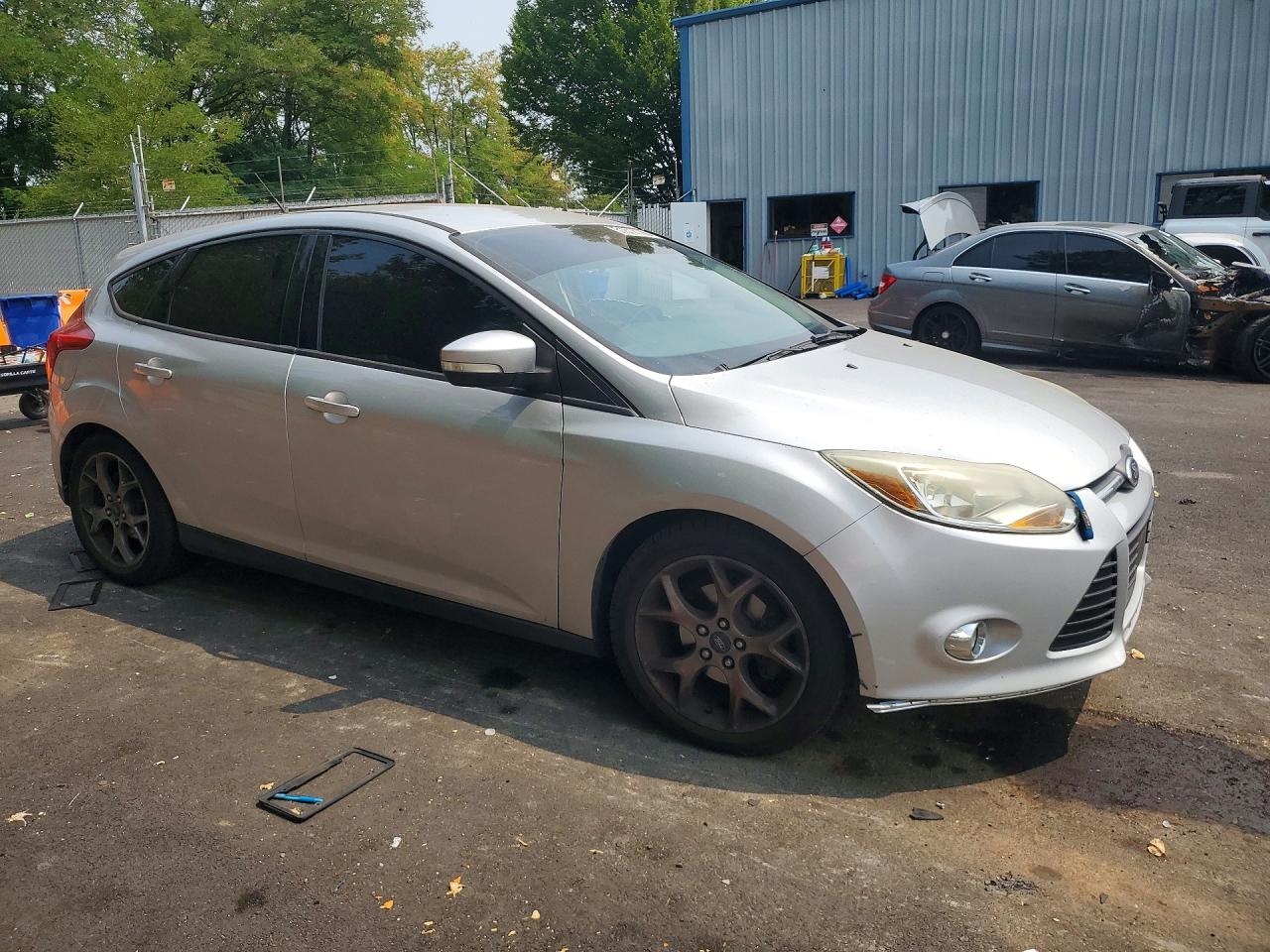 2014 Ford Focus Se Серебряный vin: 1FADP3K27EL132679