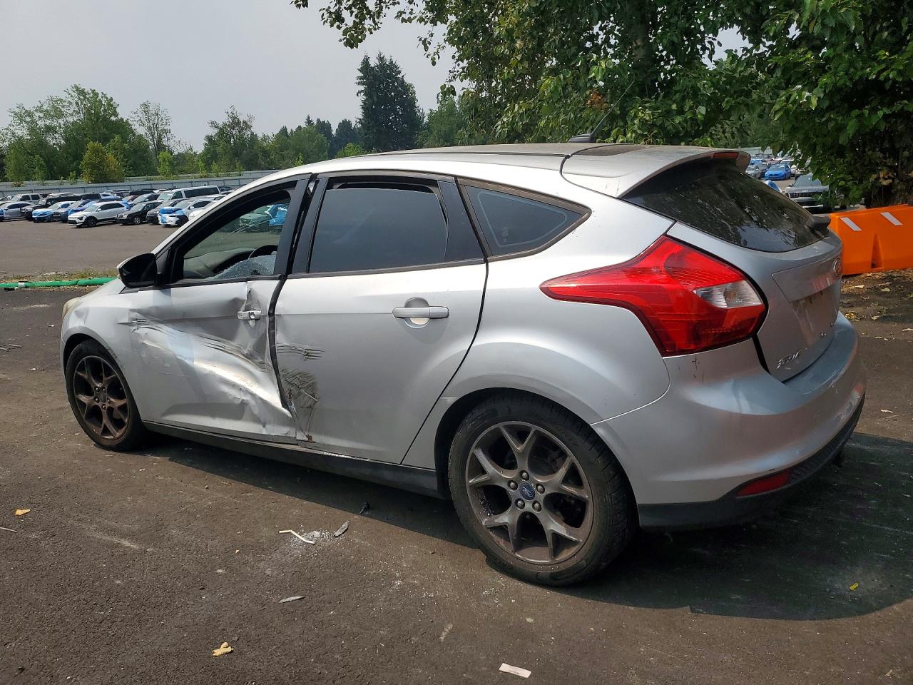 2014 Ford Focus Se Серебряный vin: 1FADP3K27EL132679