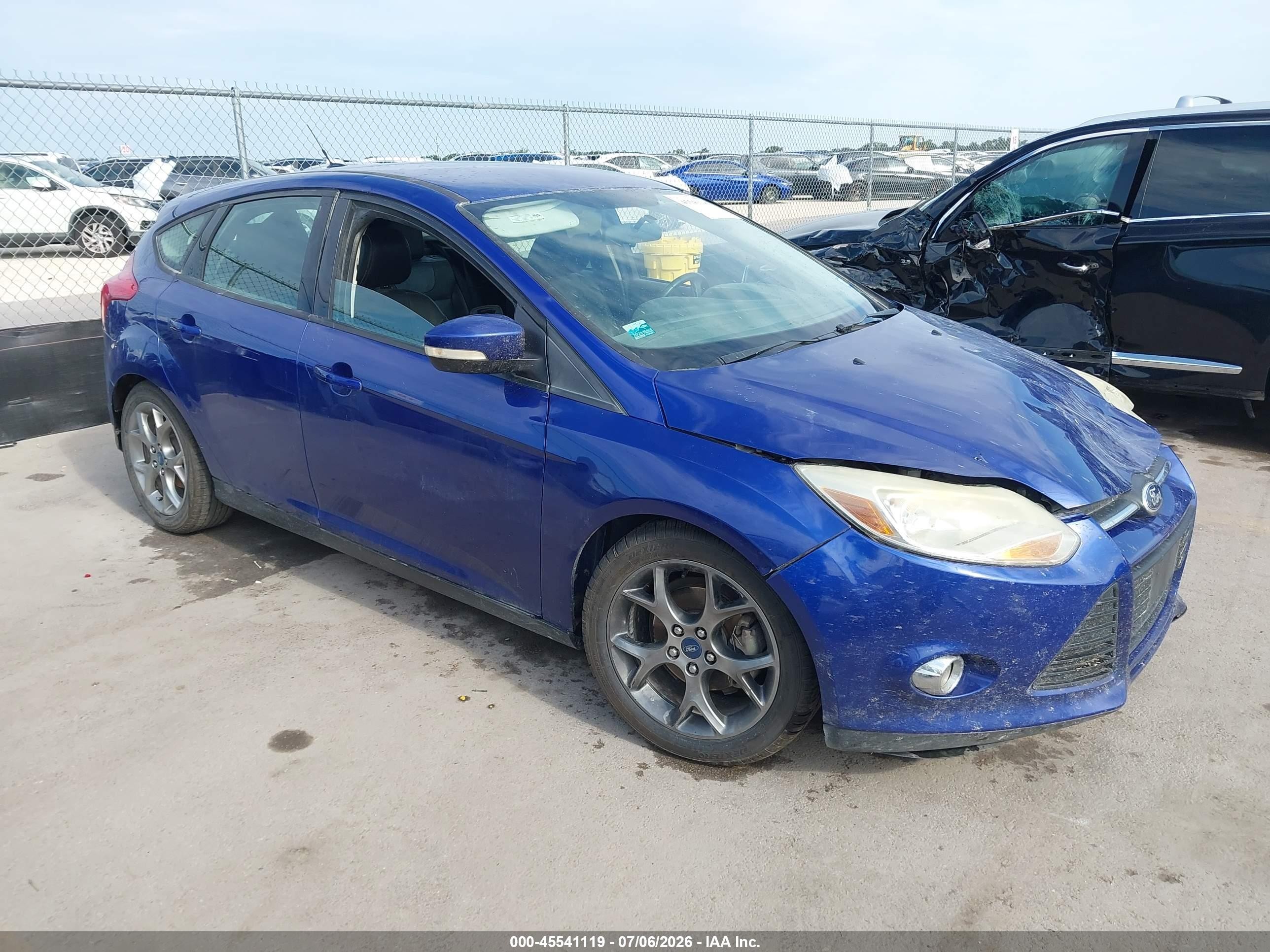 2014 Ford Focus Se Blue vin: 1FADP3K27EL132813