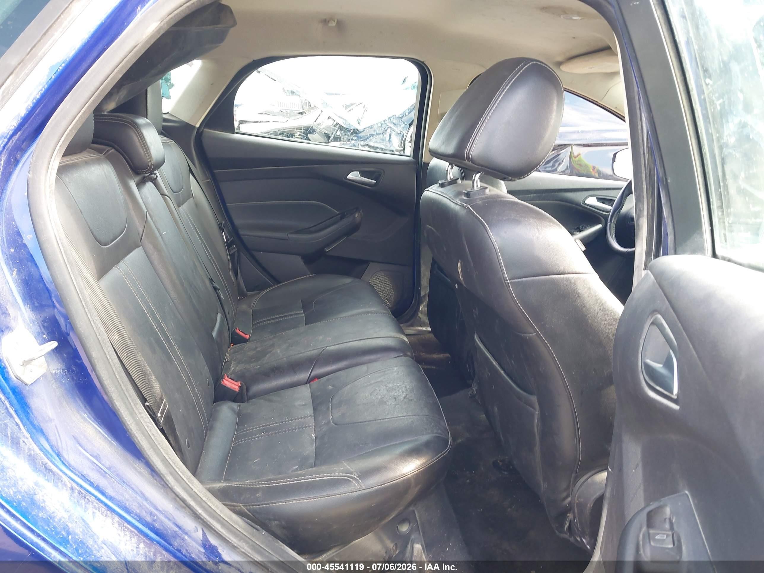 2014 Ford Focus Se Blue vin: 1FADP3K27EL132813