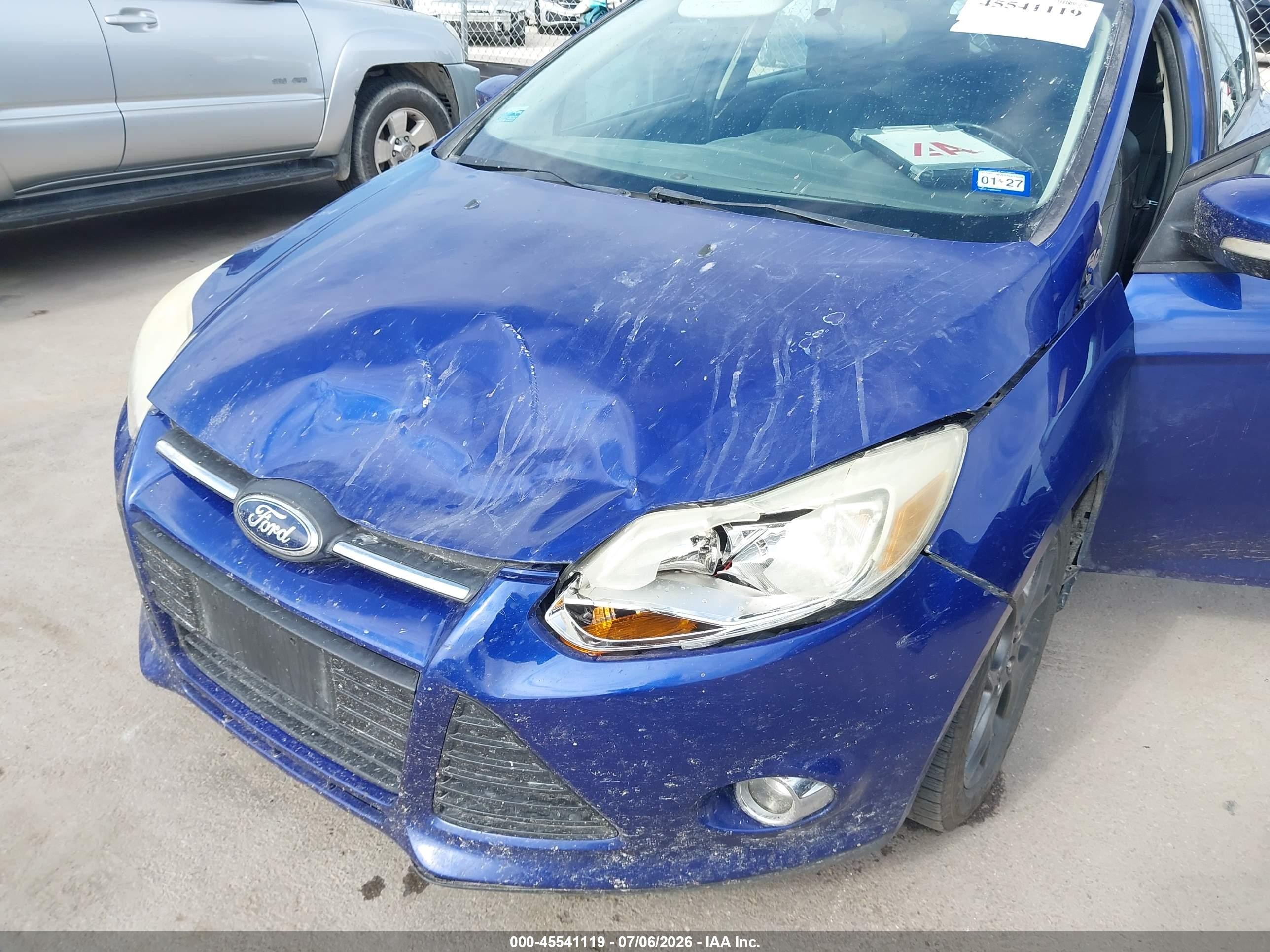2014 Ford Focus Se Blue vin: 1FADP3K27EL132813