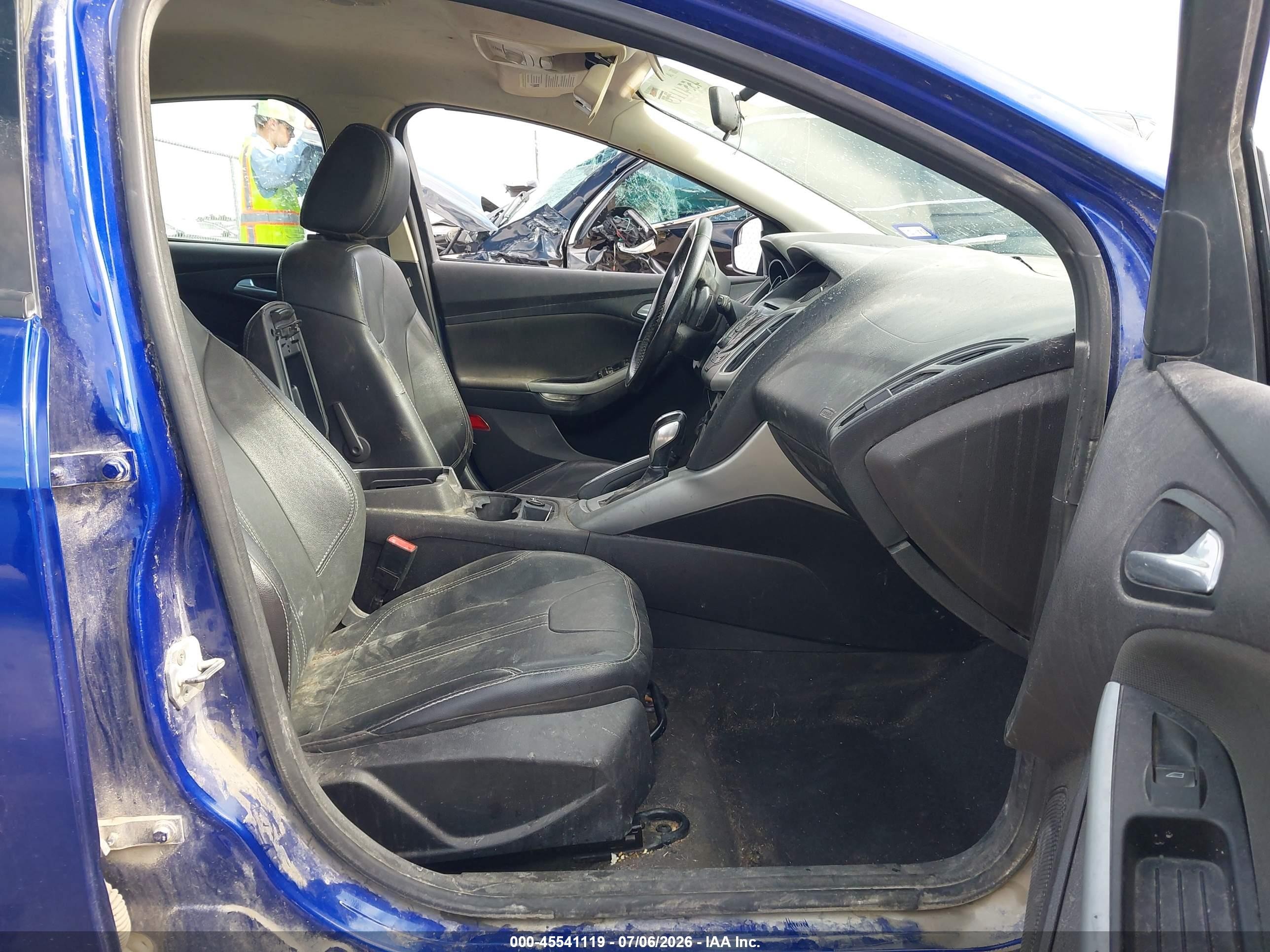 2014 Ford Focus Se Blue vin: 1FADP3K27EL132813