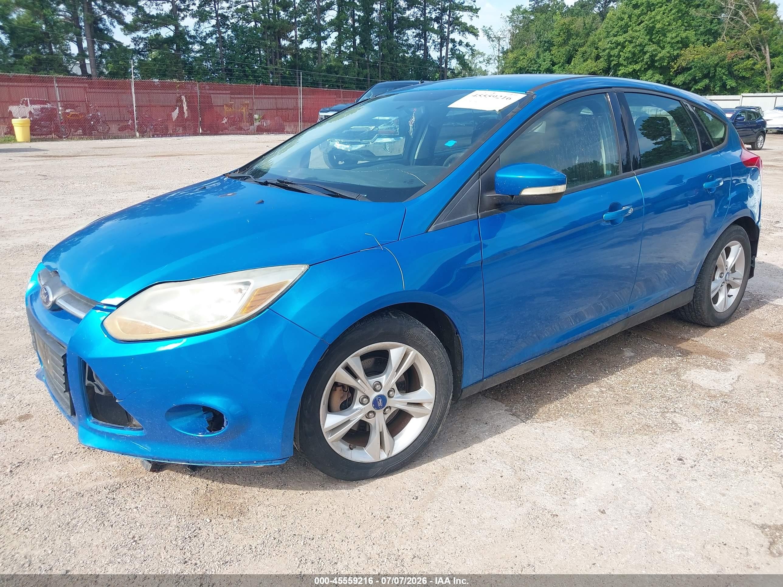 2014 Ford Focus Se Blue vin: 1FADP3K27EL137767