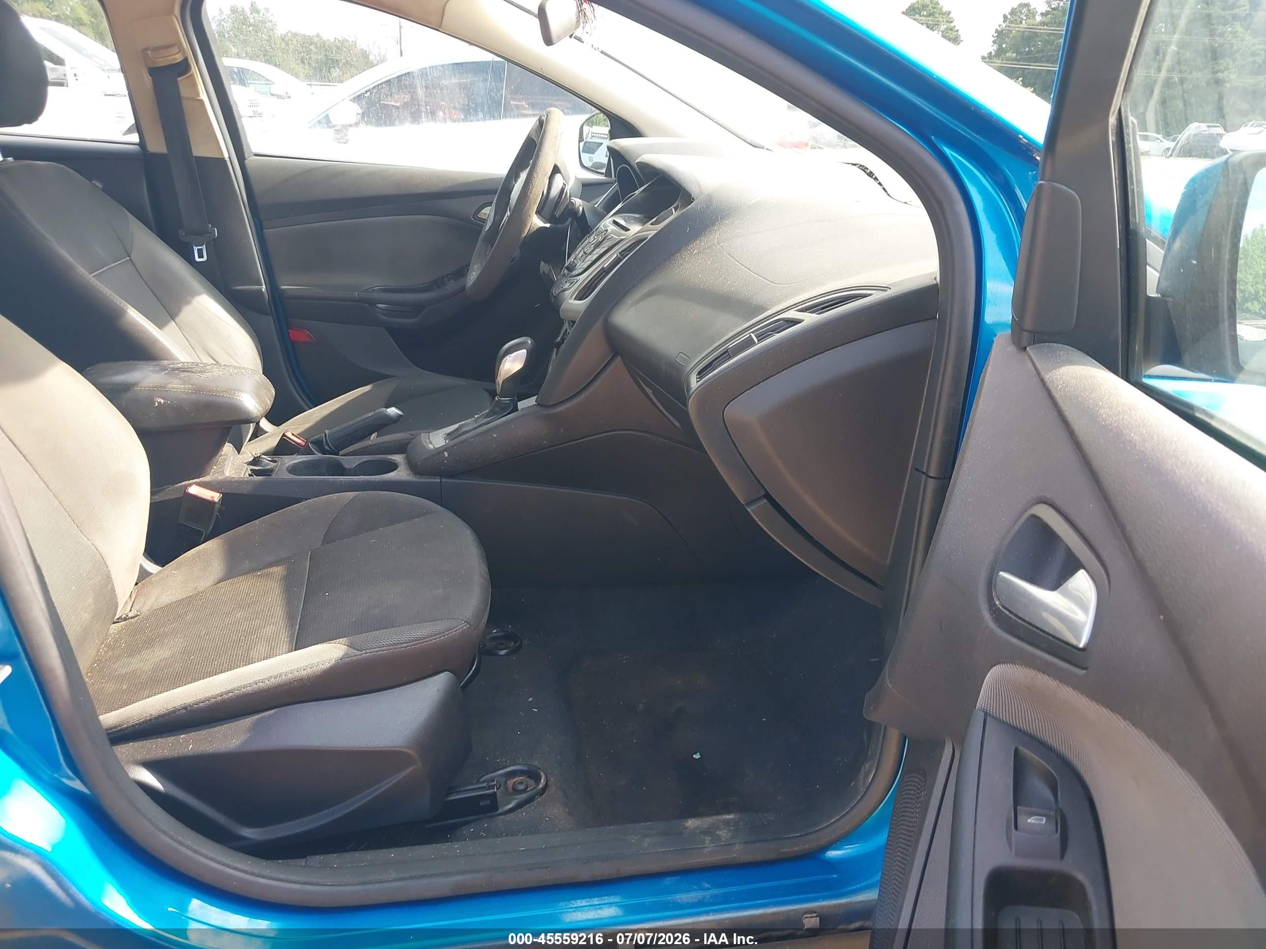 2014 Ford Focus Se Blue vin: 1FADP3K27EL137767