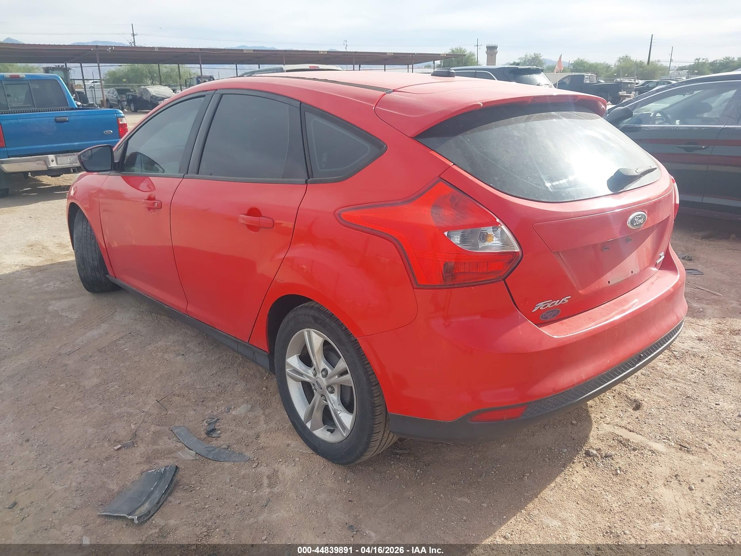 2014 Ford Focus Se Red vin: 1FADP3K27EL156660