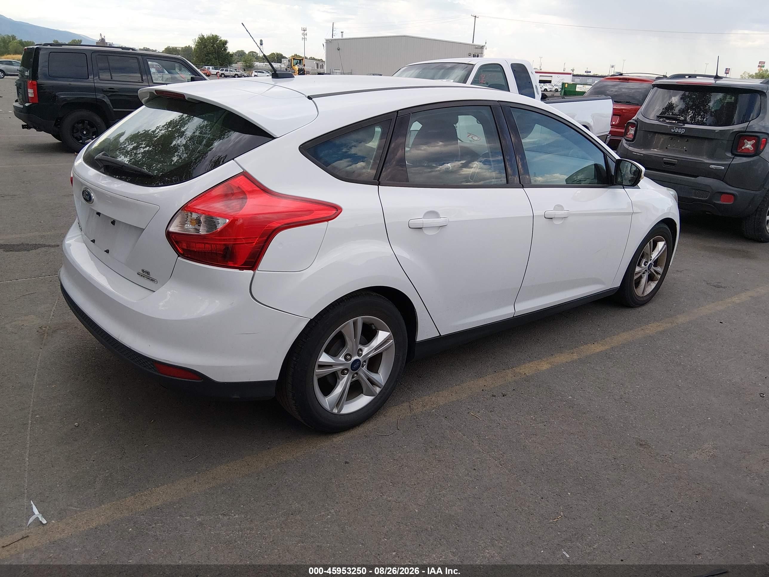 2014 Ford Focus Se Белый vin: 1FADP3K27EL163768