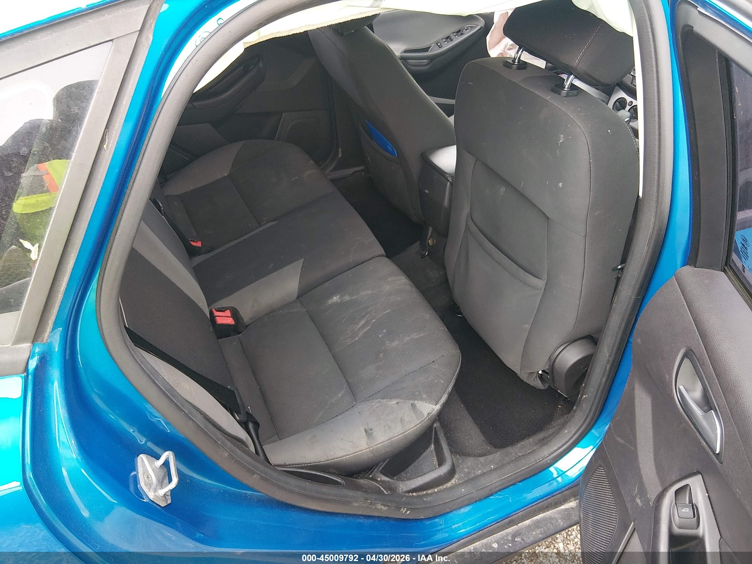 2014 Ford Focus Se Blue vin: 1FADP3K27EL184099