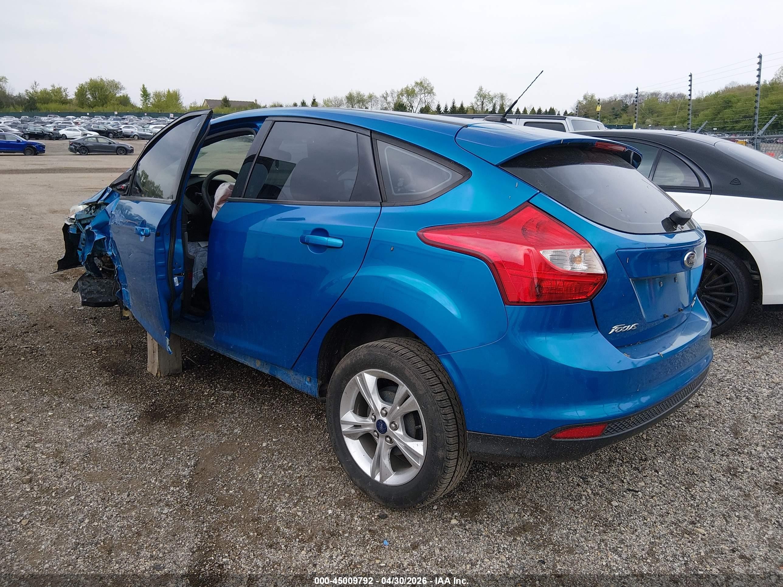 2014 Ford Focus Se Blue vin: 1FADP3K27EL184099