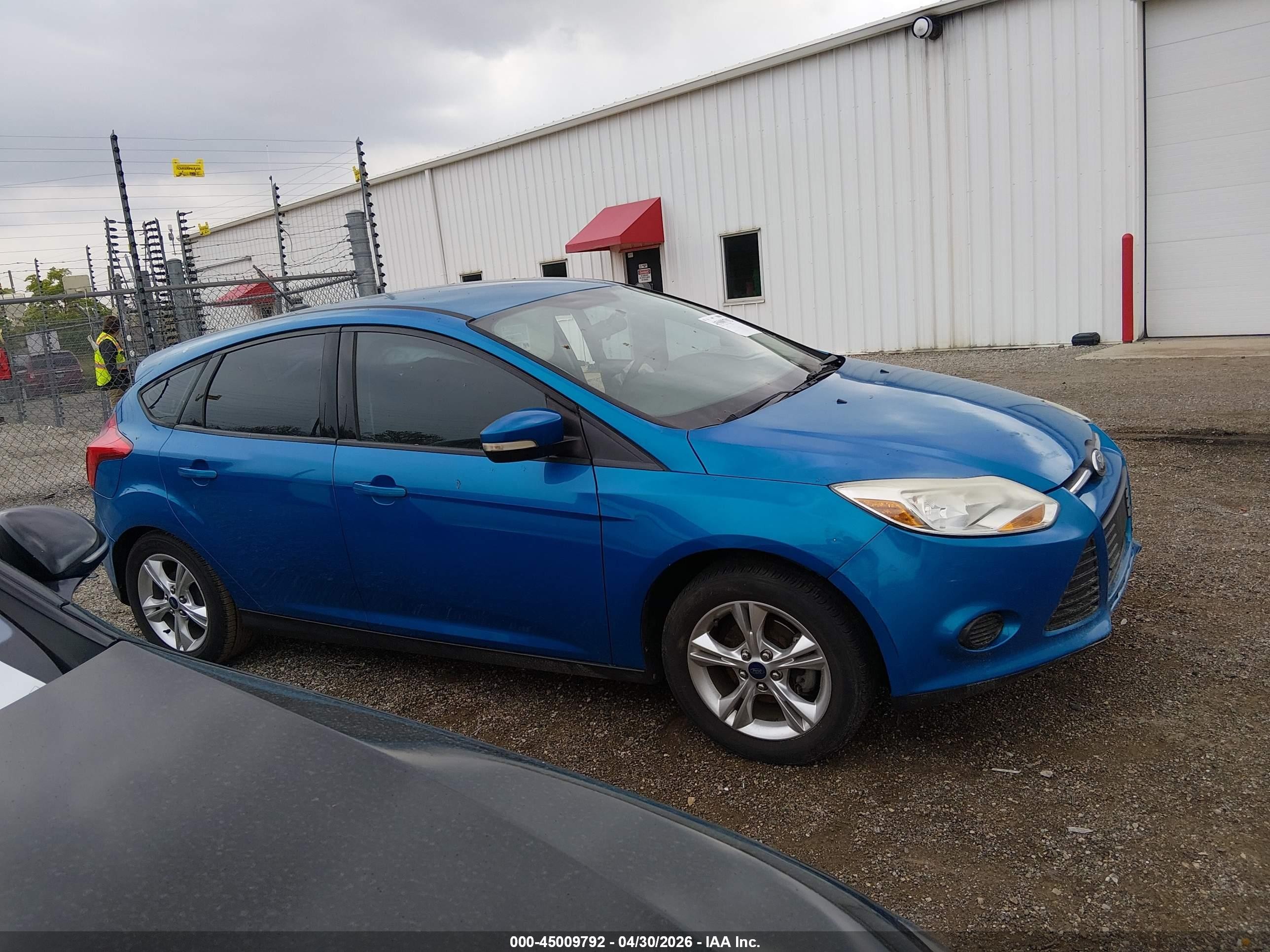 2014 Ford Focus Se Blue vin: 1FADP3K27EL184099
