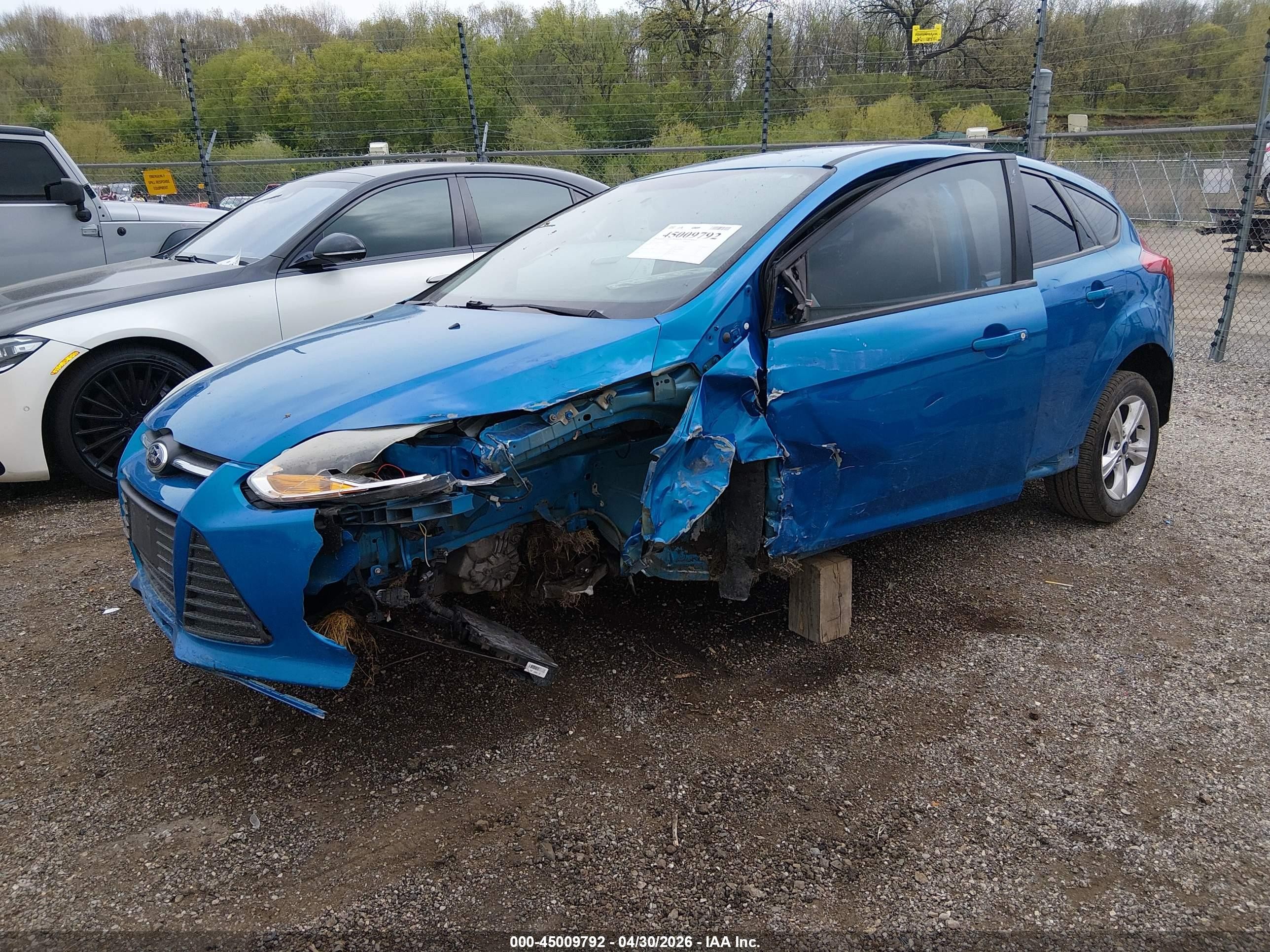2014 Ford Focus Se Blue vin: 1FADP3K27EL184099