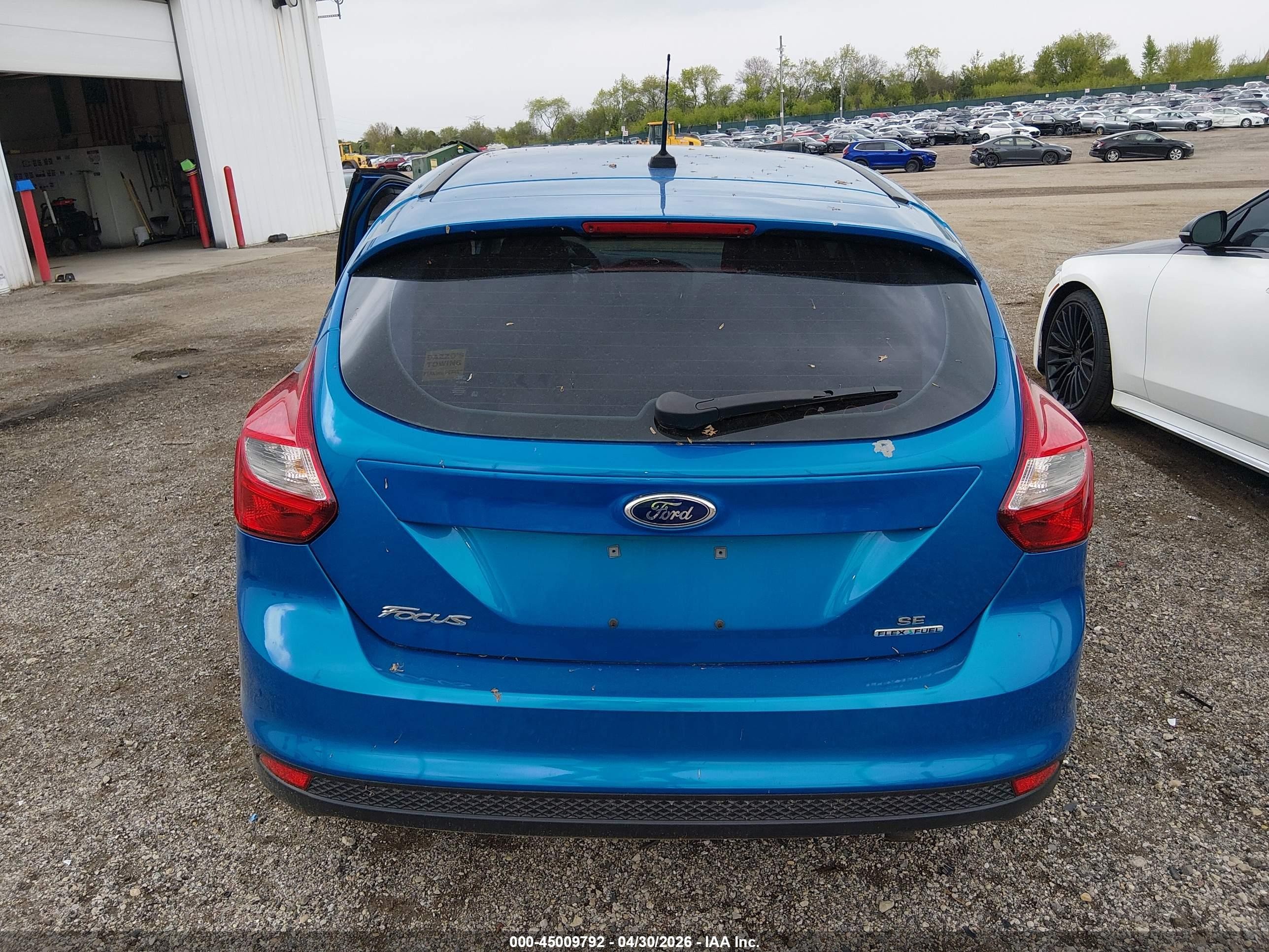 2014 Ford Focus Se Blue vin: 1FADP3K27EL184099