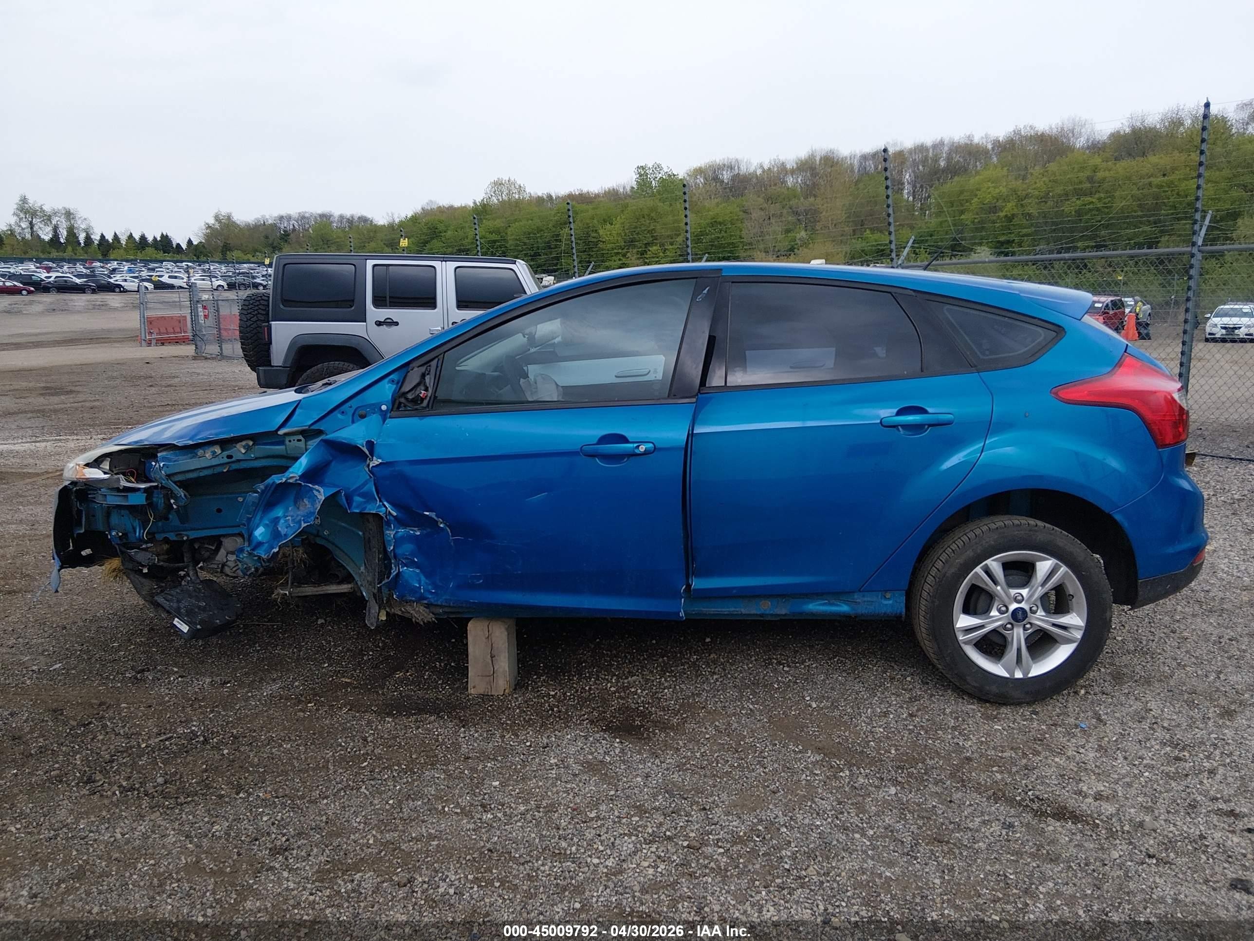 2014 Ford Focus Se Blue vin: 1FADP3K27EL184099