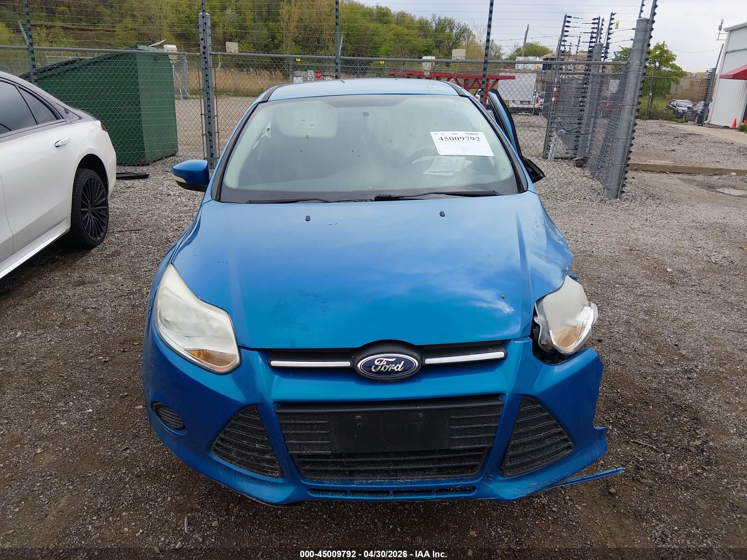 2014 Ford Focus Se Blue vin: 1FADP3K27EL184099