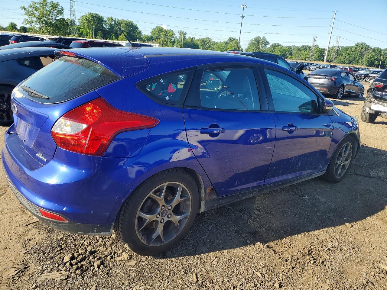 2014 Ford Focus Se Синий vin: 1FADP3K27EL195071