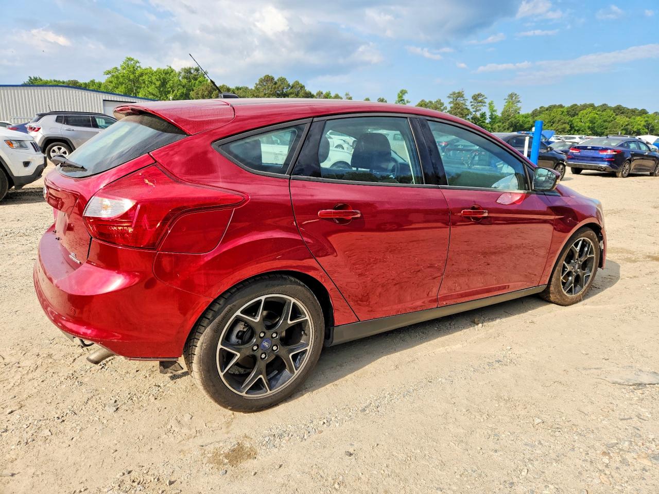 2014 Ford Focus Se Красный vin: 1FADP3K27EL204514