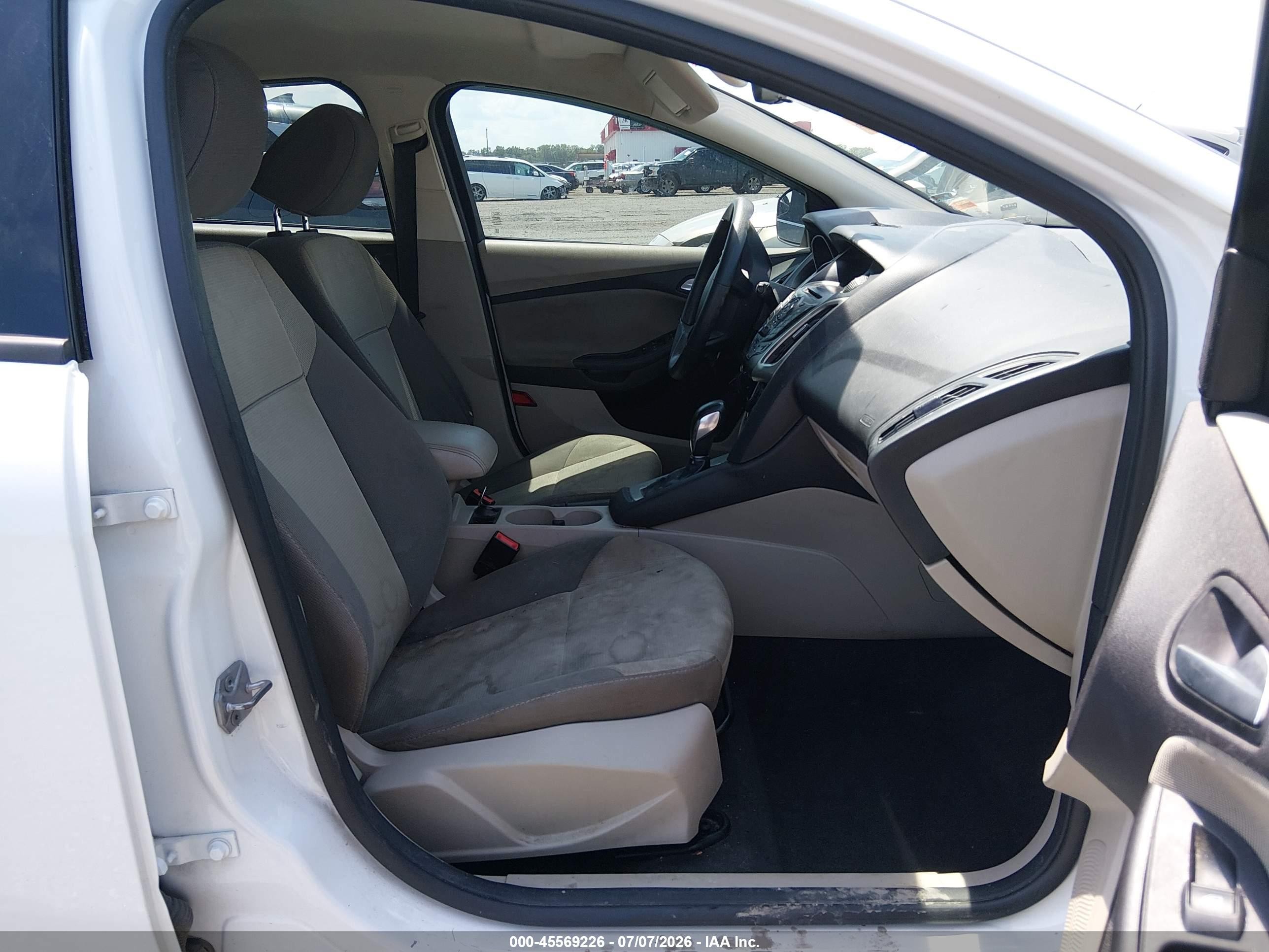 2014 Ford Focus Se White vin: 1FADP3K27EL254278