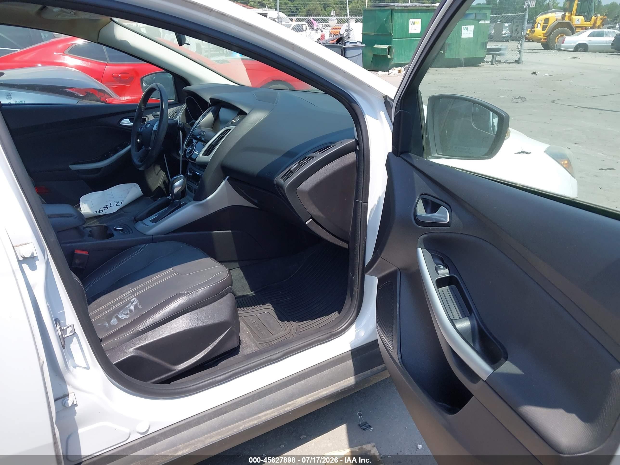 2014 Ford Focus Se White vin: 1FADP3K27EL285823