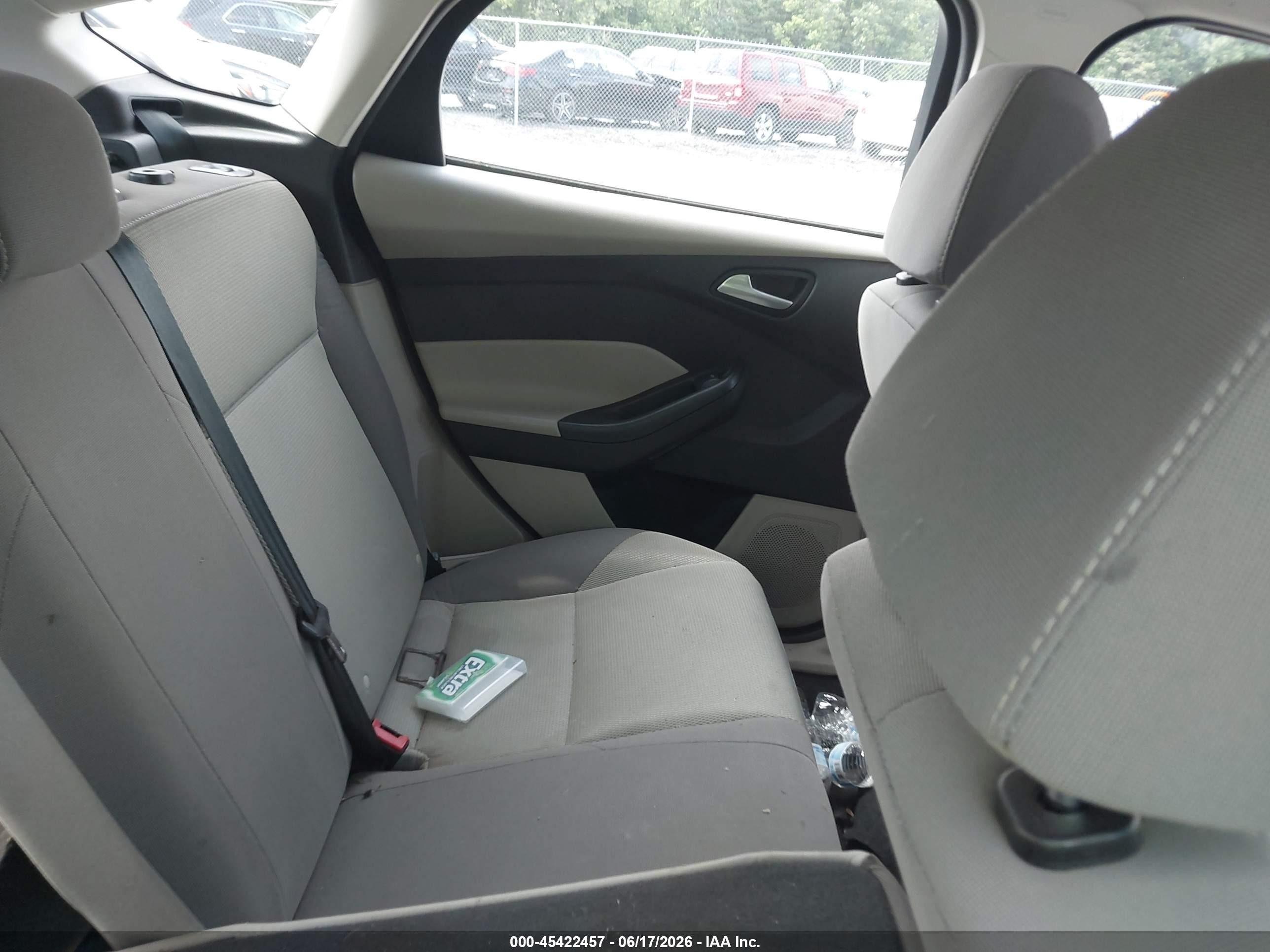 2014 Ford Focus Se White vin: 1FADP3K27EL287720