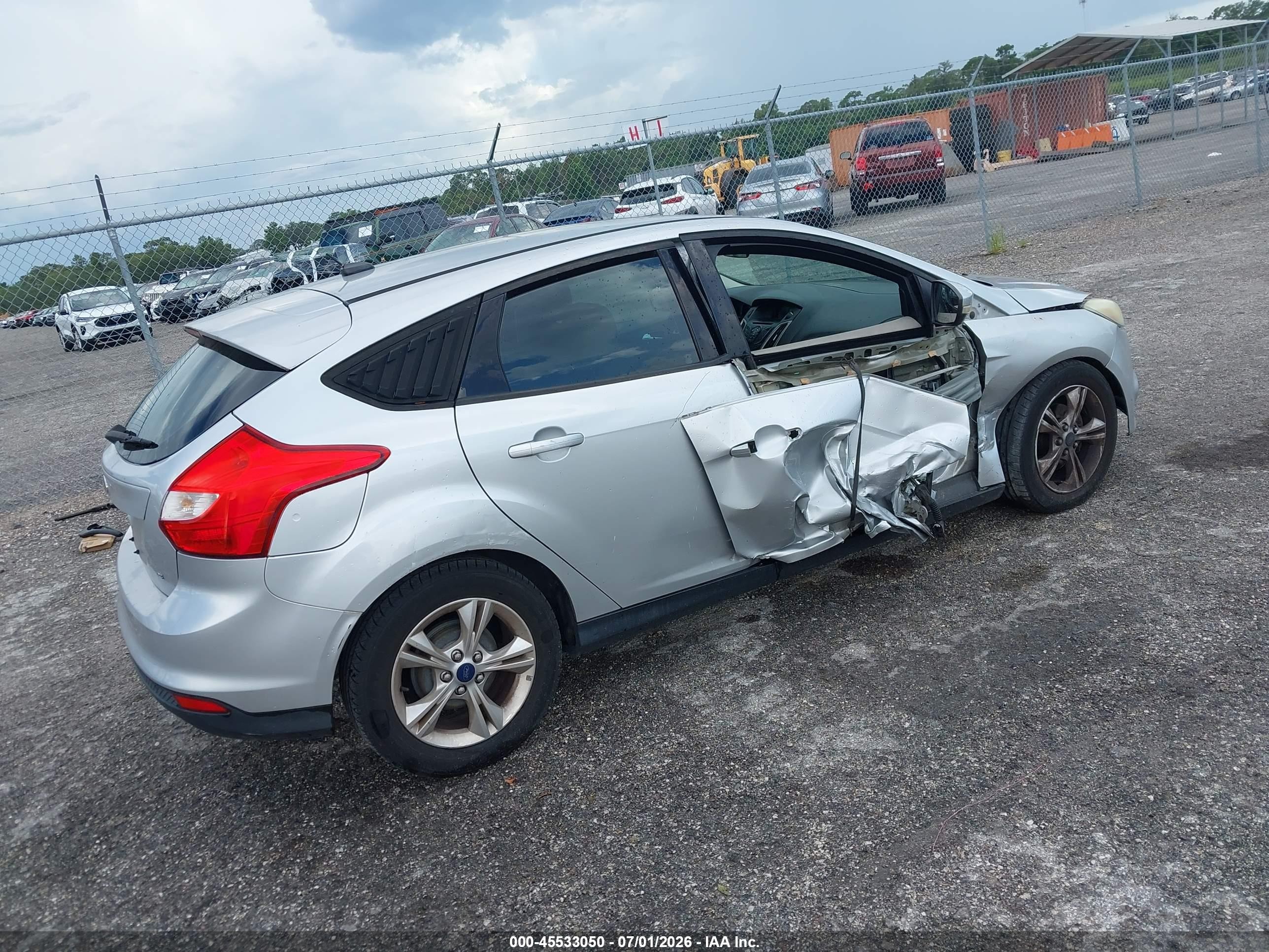 2014 Ford Focus Se Silver vin: 1FADP3K27EL307576