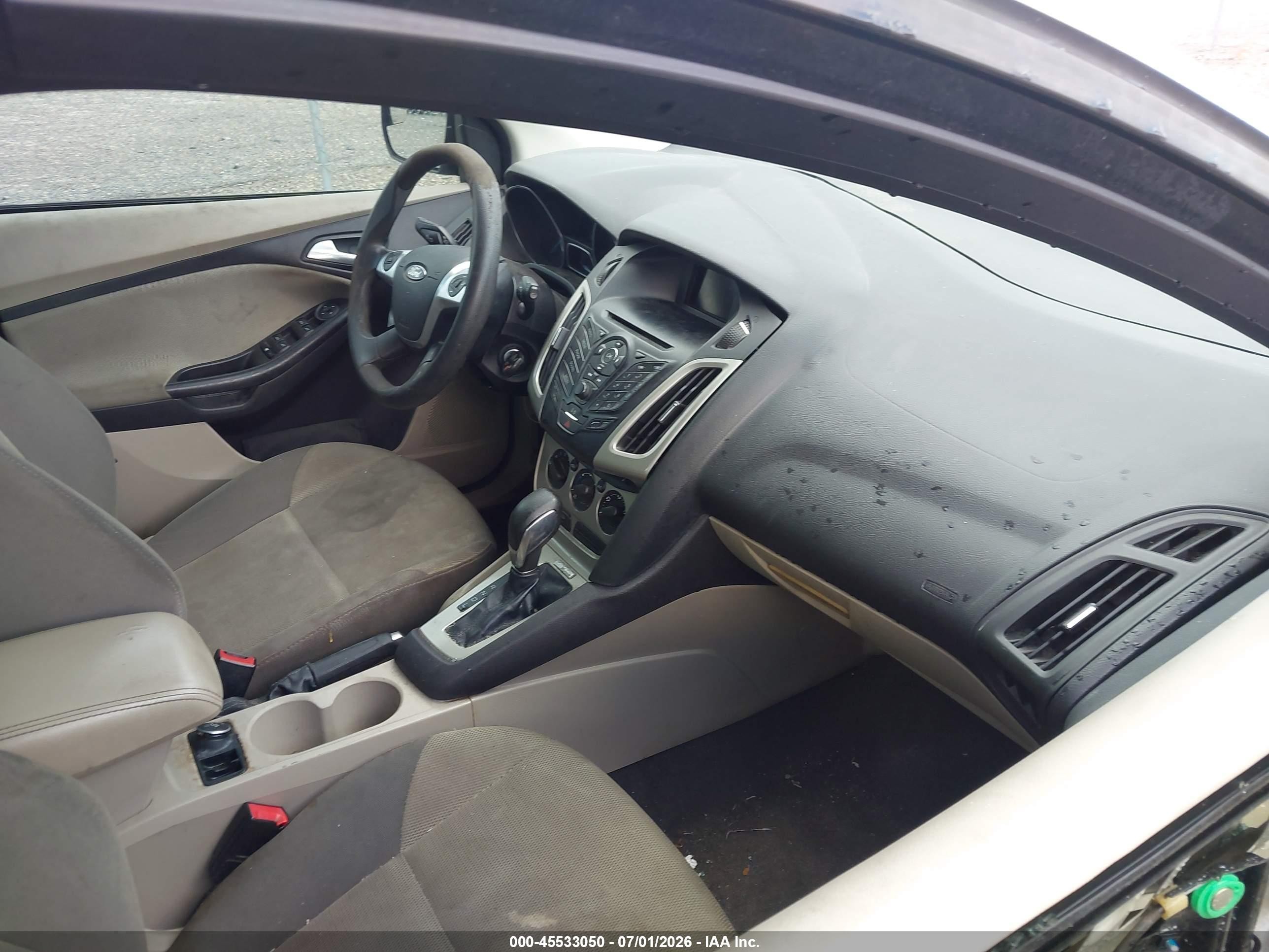 2014 Ford Focus Se Silver vin: 1FADP3K27EL307576