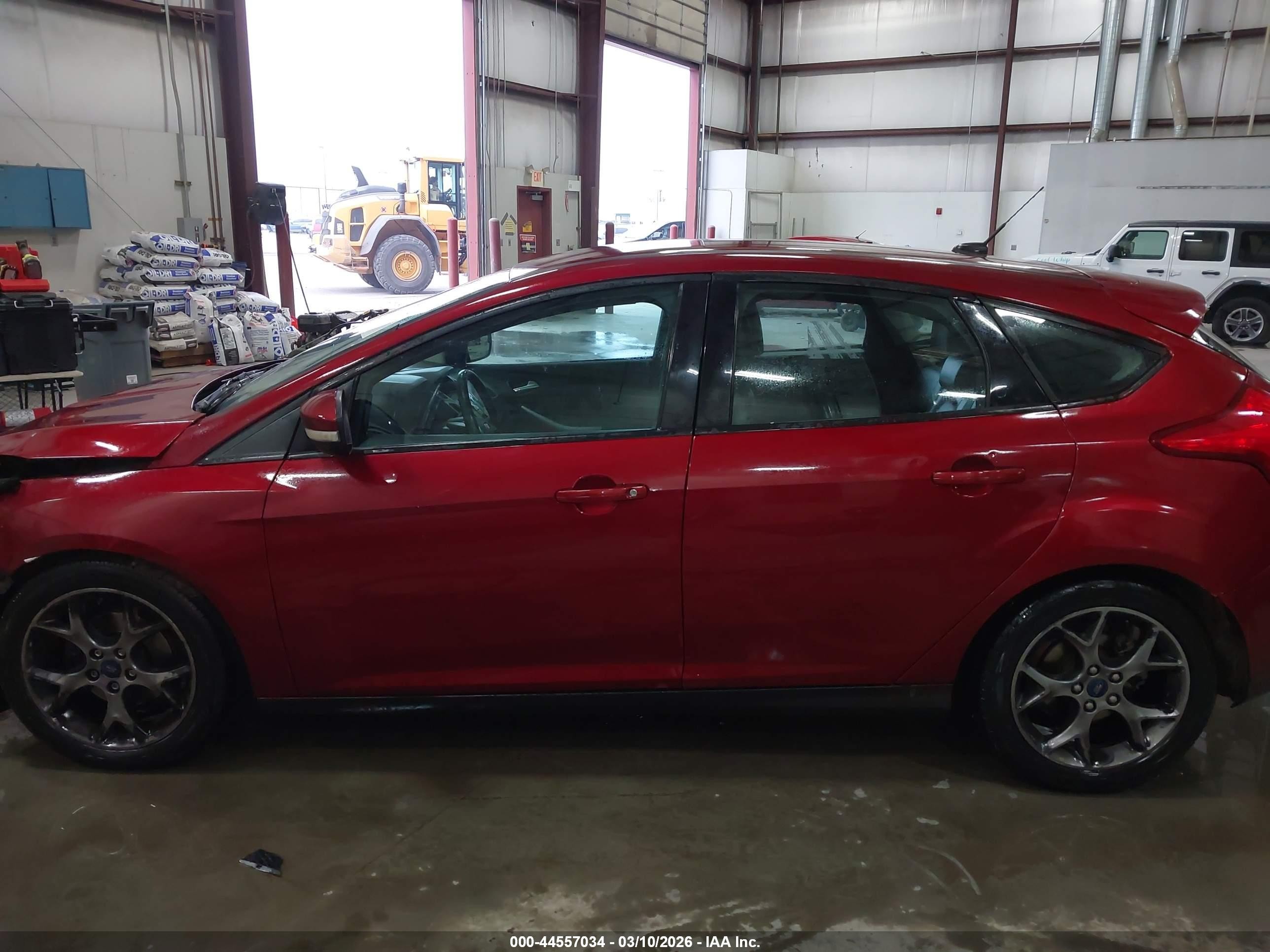 2014 Ford Focus Se Red vin: 1FADP3K27EL324099