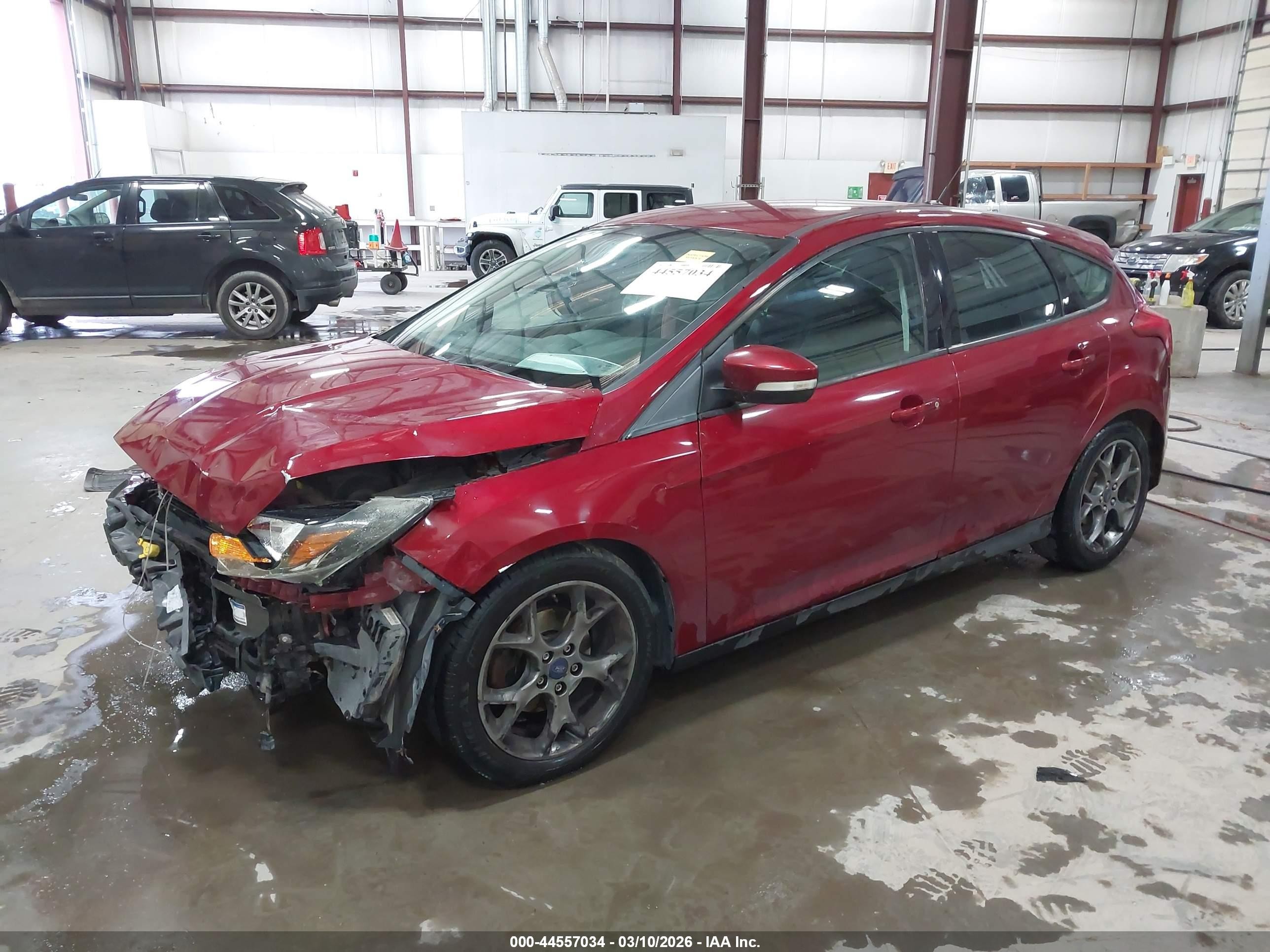 2014 Ford Focus Se Red vin: 1FADP3K27EL324099