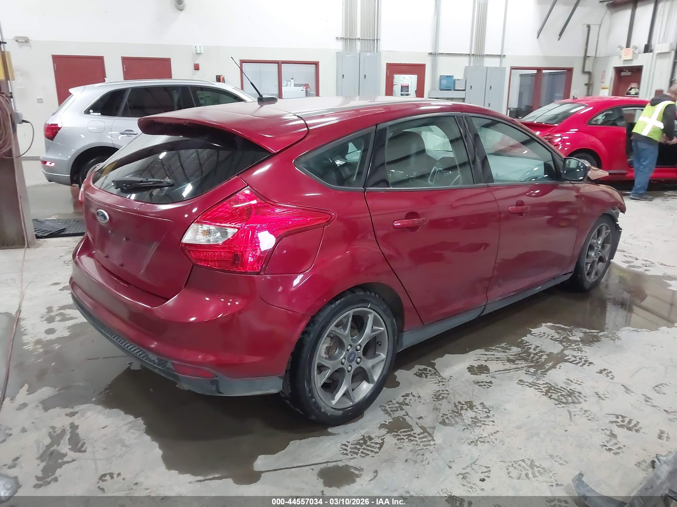 2014 Ford Focus Se Red vin: 1FADP3K27EL324099