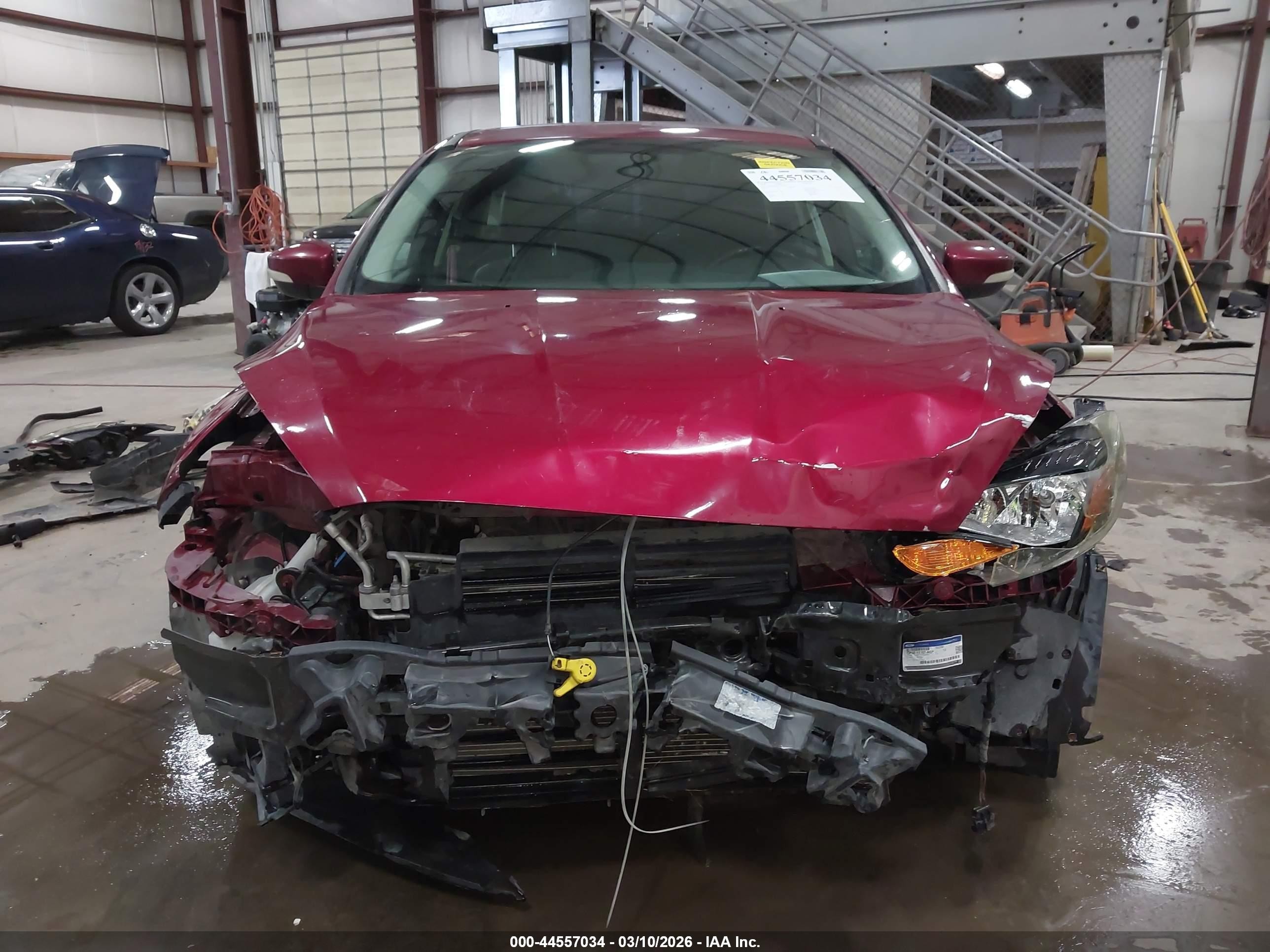 2014 Ford Focus Se Red vin: 1FADP3K27EL324099