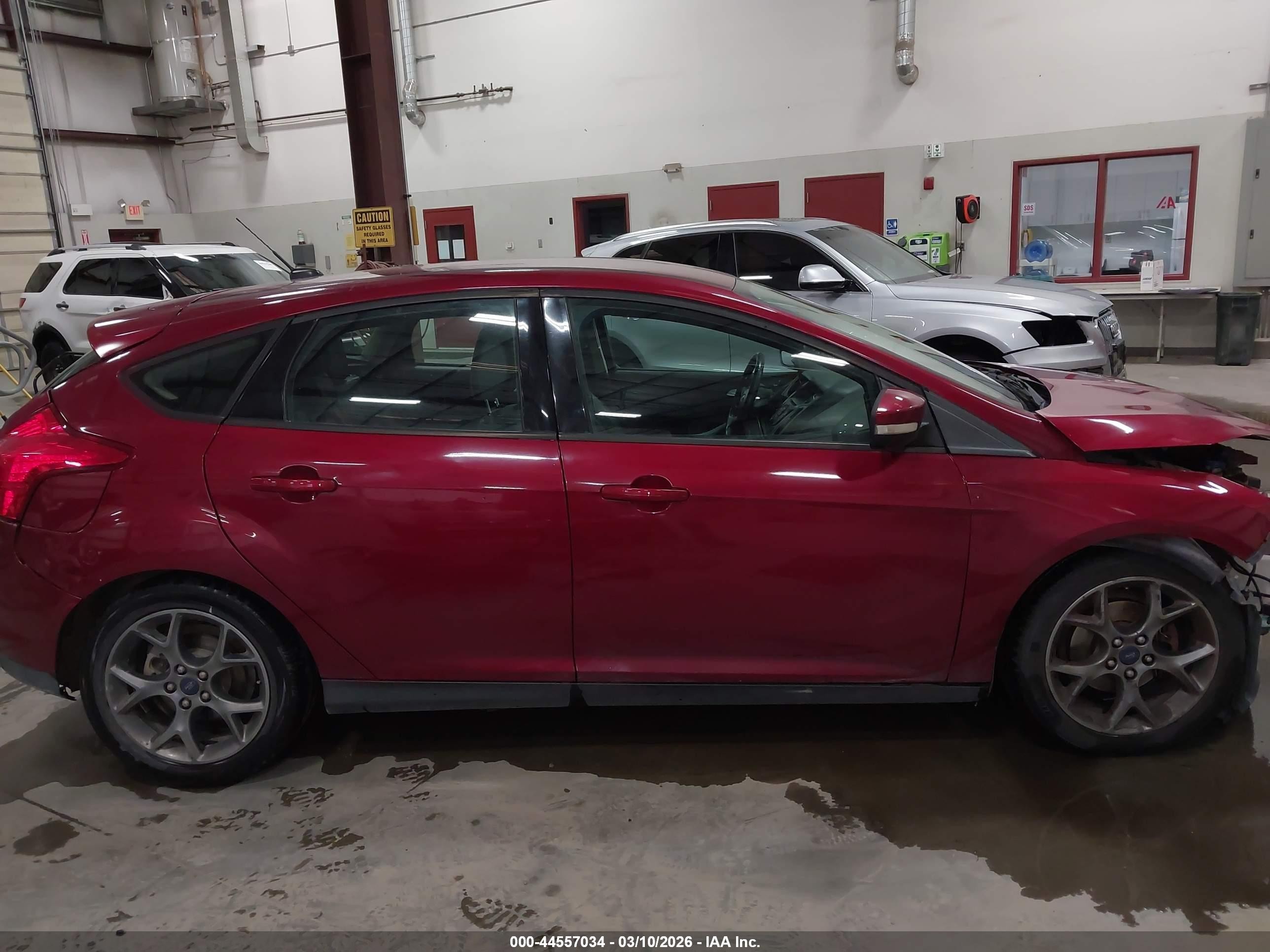 2014 Ford Focus Se Red vin: 1FADP3K27EL324099