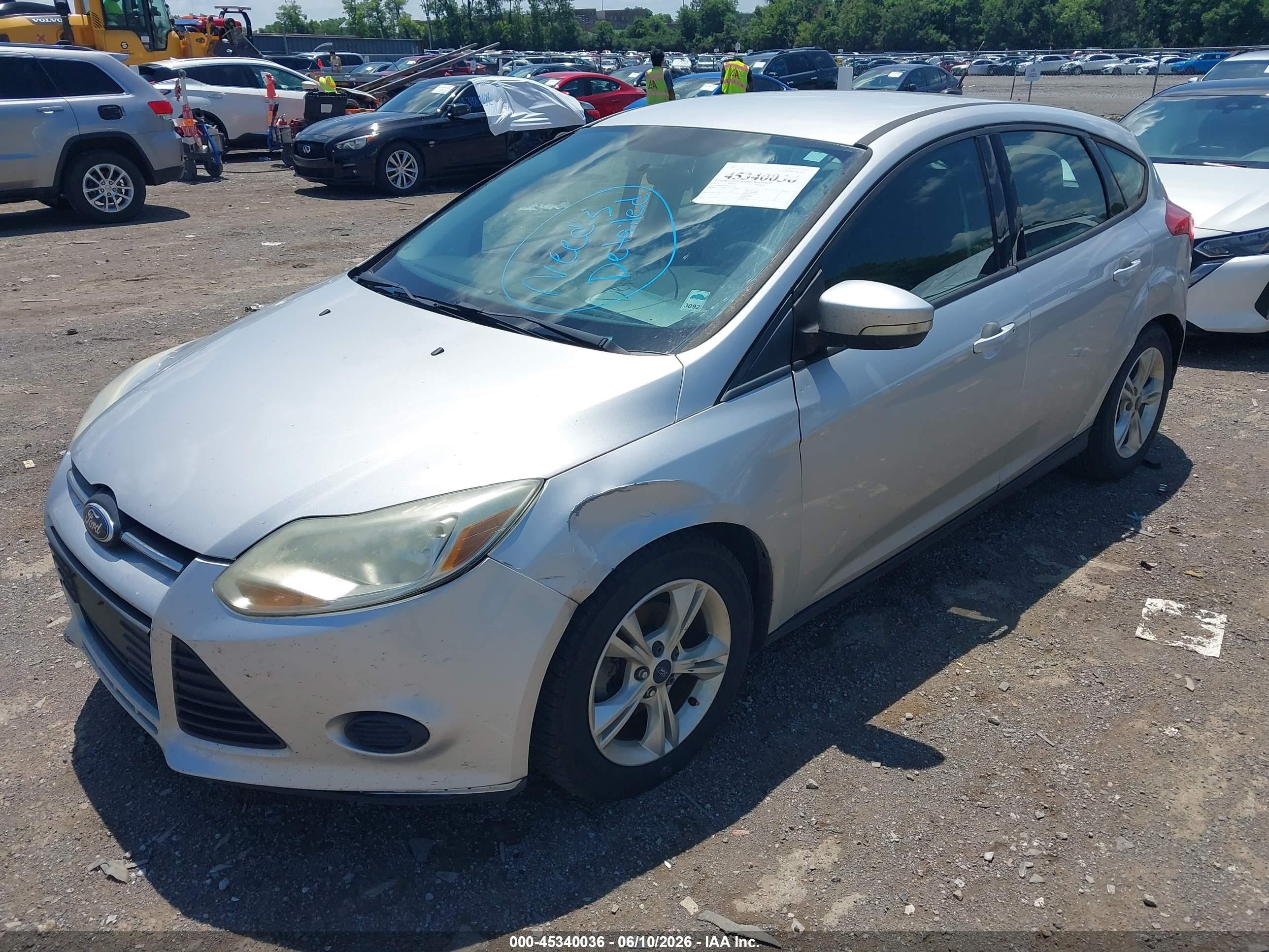 2014 Ford Focus Se Silver vin: 1FADP3K27EL325611